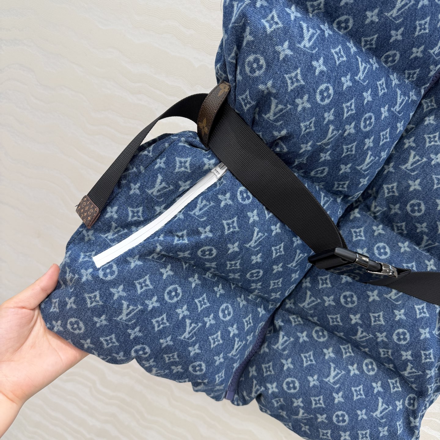 高端原单品质❤️爆单推荐L新品滑雪系列，MONOGRAM丹宁牛仔老花立领羽绒服马甲外套！定制洗水牛仔面料