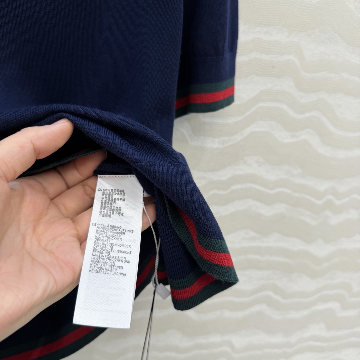 高端原单品质，❤️GG长期主义穿搭短袖上衣！高定80支羊毛18针羊毛软糯细腻，定制瑞士机18针工艺，进口