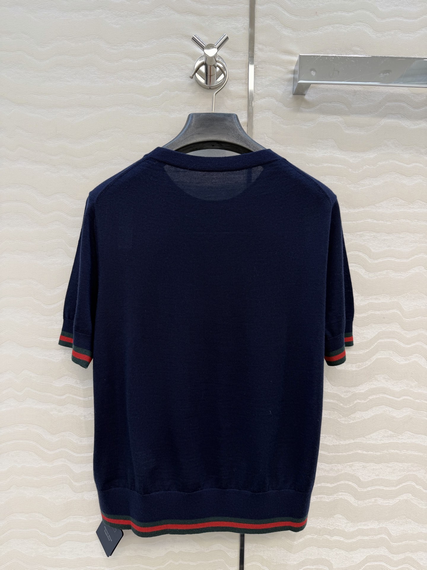 高端原单品质，❤️GG长期主义穿搭短袖上衣！高定80支羊毛18针羊毛软糯细腻，定制瑞士机18针工艺，进口