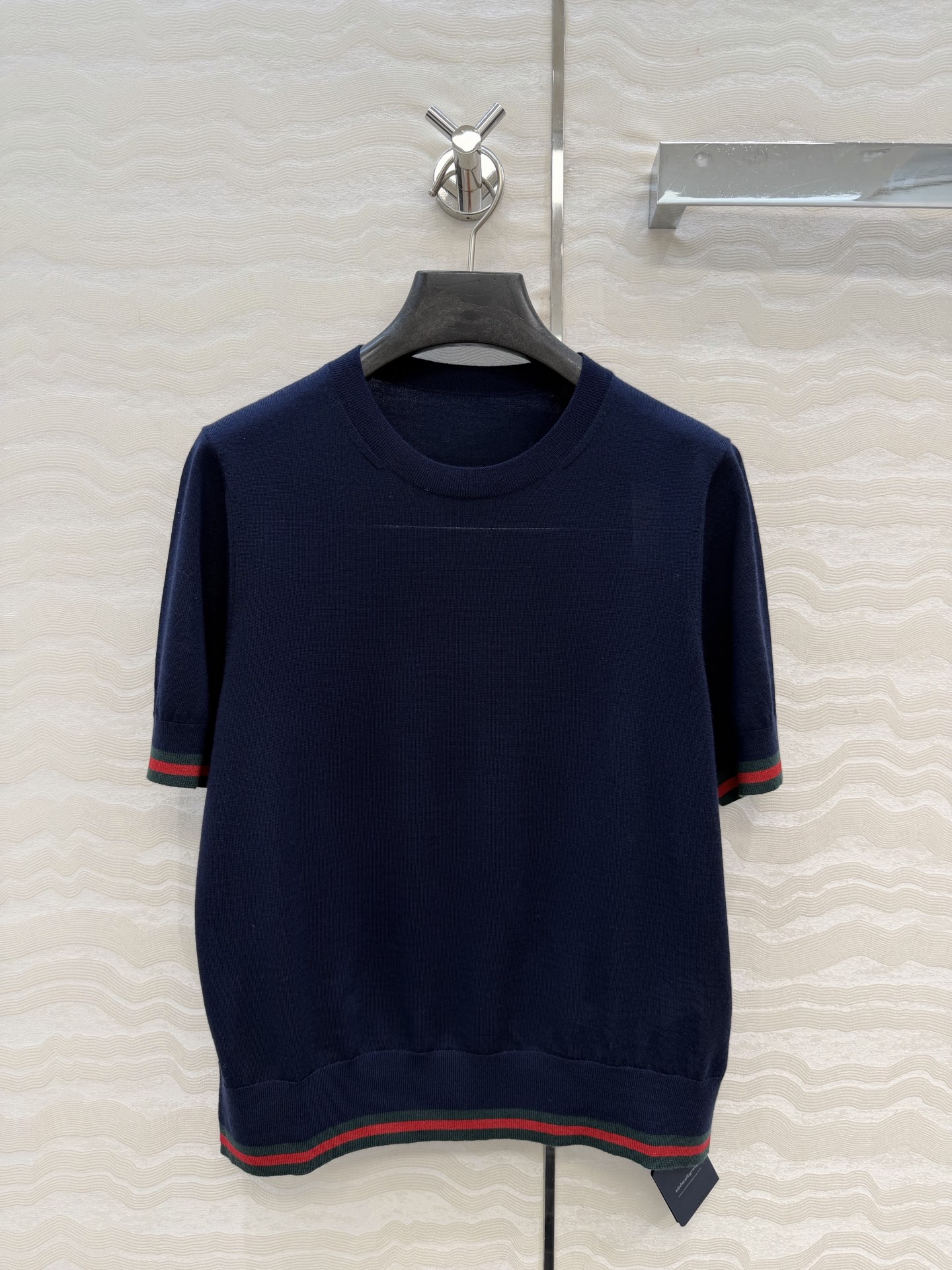 高端原单品质，❤️GG长期主义穿搭短袖上衣！高定80支羊毛18针羊毛软糯细腻，定制瑞士机18针工艺，进口