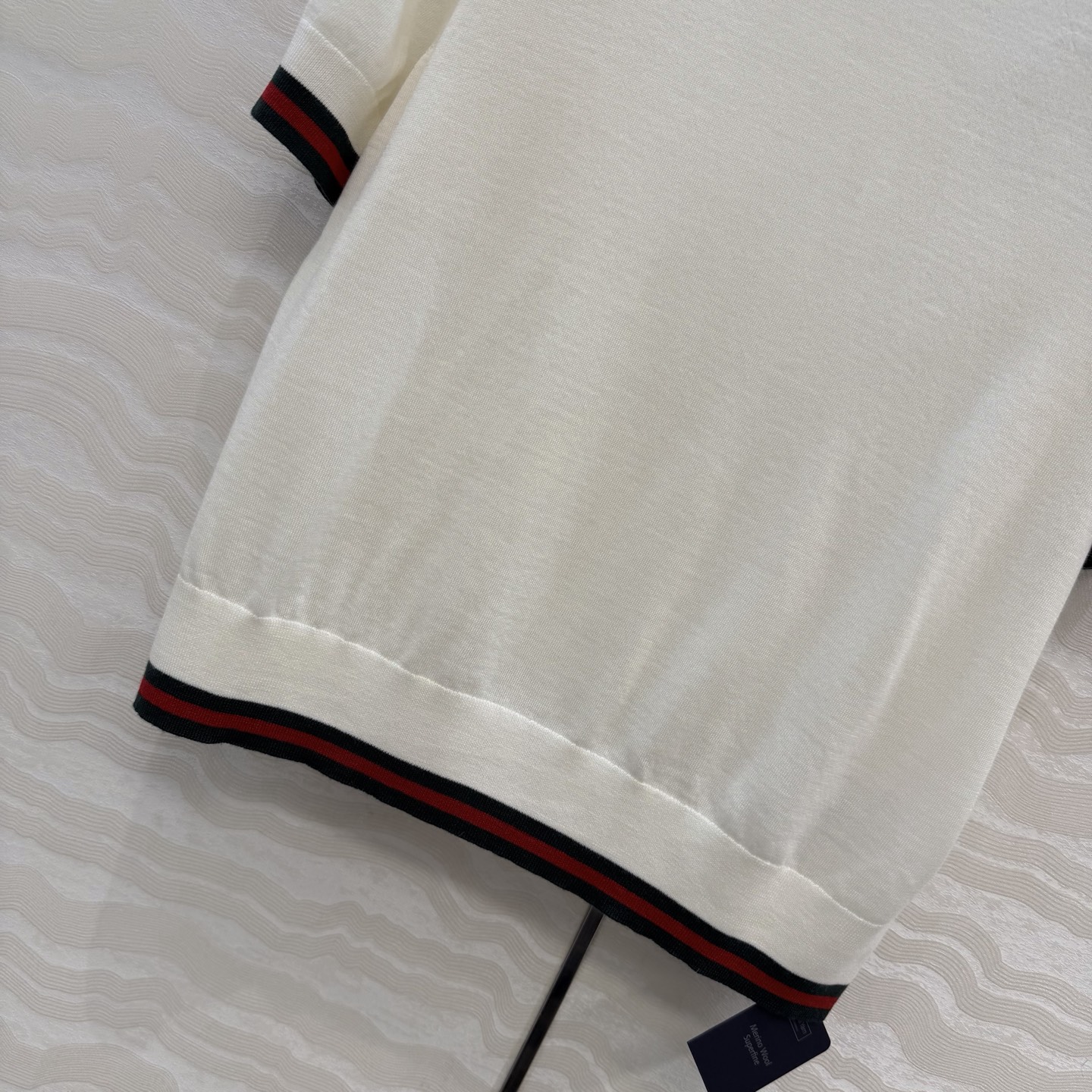 高端原单品质，❤️GG长期主义穿搭短袖上衣！高定80支羊毛18针羊毛软糯细腻，定制瑞士机18针工艺，进口