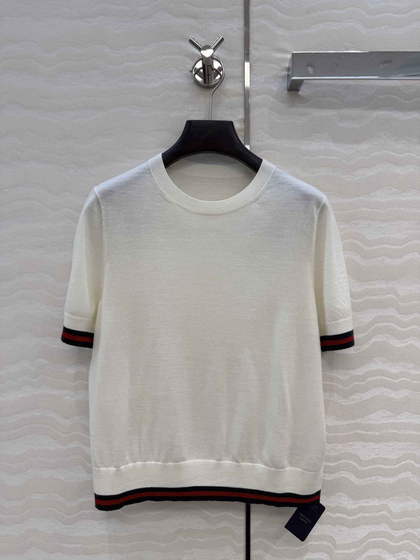 高端原单品质，❤️GG长期主义穿搭短袖上衣！高定80支羊毛18针羊毛软糯细腻，定制瑞士机18针工艺，进口