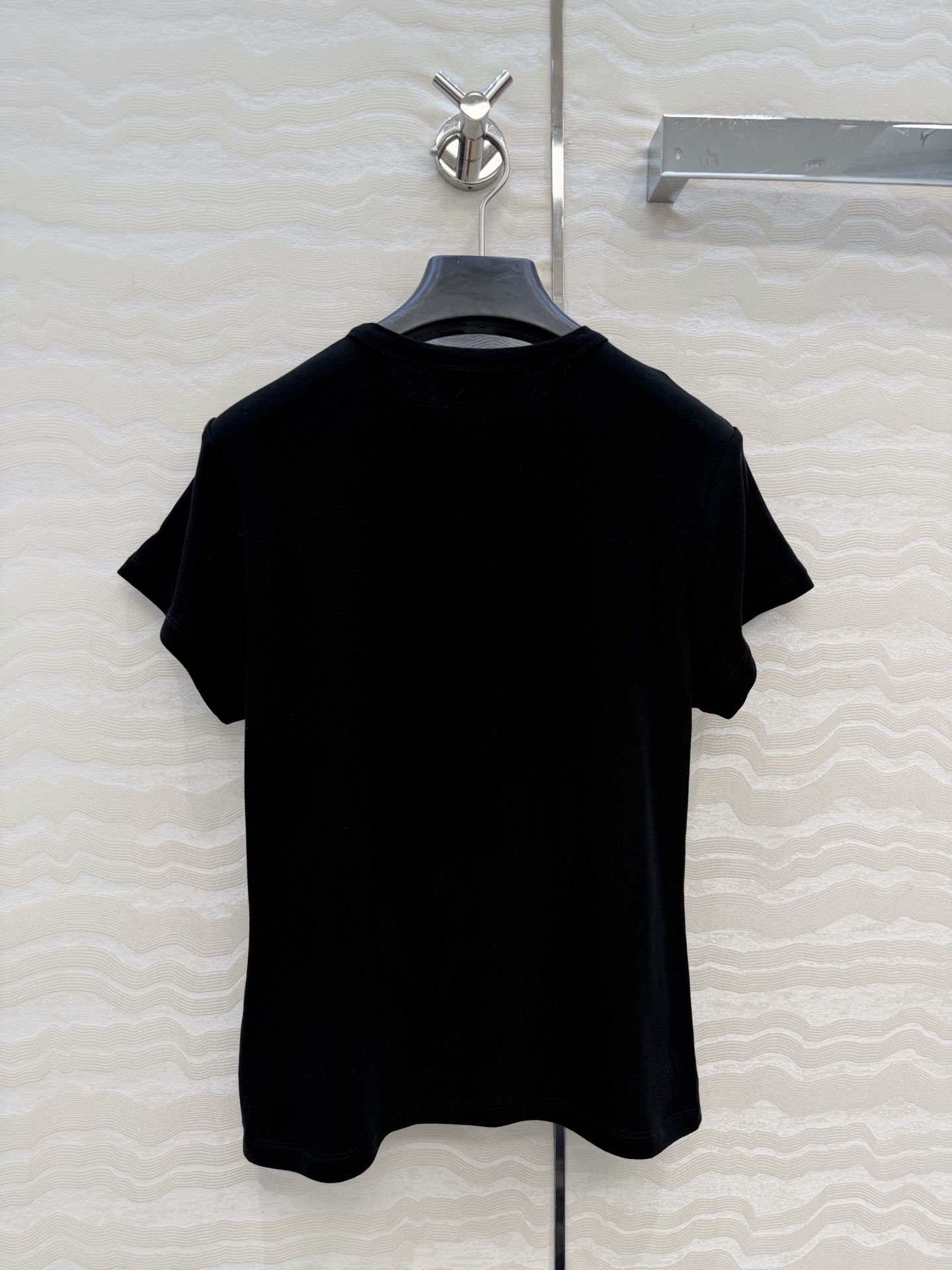 爆单推荐❤️原单品质。经典Row风羊毛短袖T。时髦精单品💕正肩修身小短款T恤。原版定制剪裁打造意式极简的