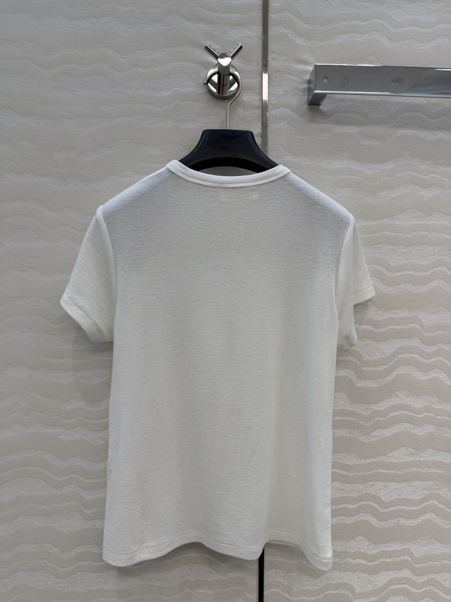 爆单推荐❤️原单品质。经典Row风羊毛短袖T。时髦精单品💕正肩修身小短款T恤。原版定制剪裁打造意式极简的