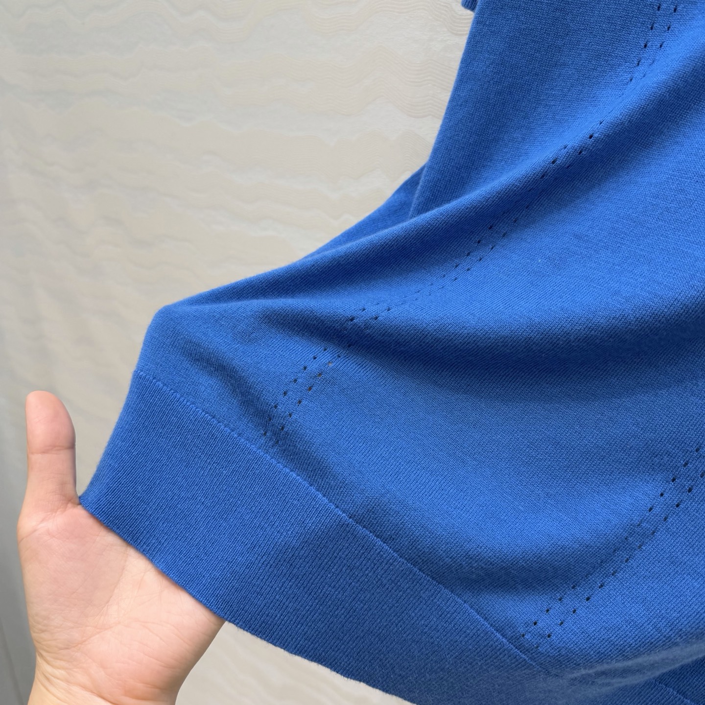 爆单推荐❤️原单品质，H26s早春新品！金币扣享利领 16针羊毛针织上衣。100%美丽奴羊毛纱线细腻柔软