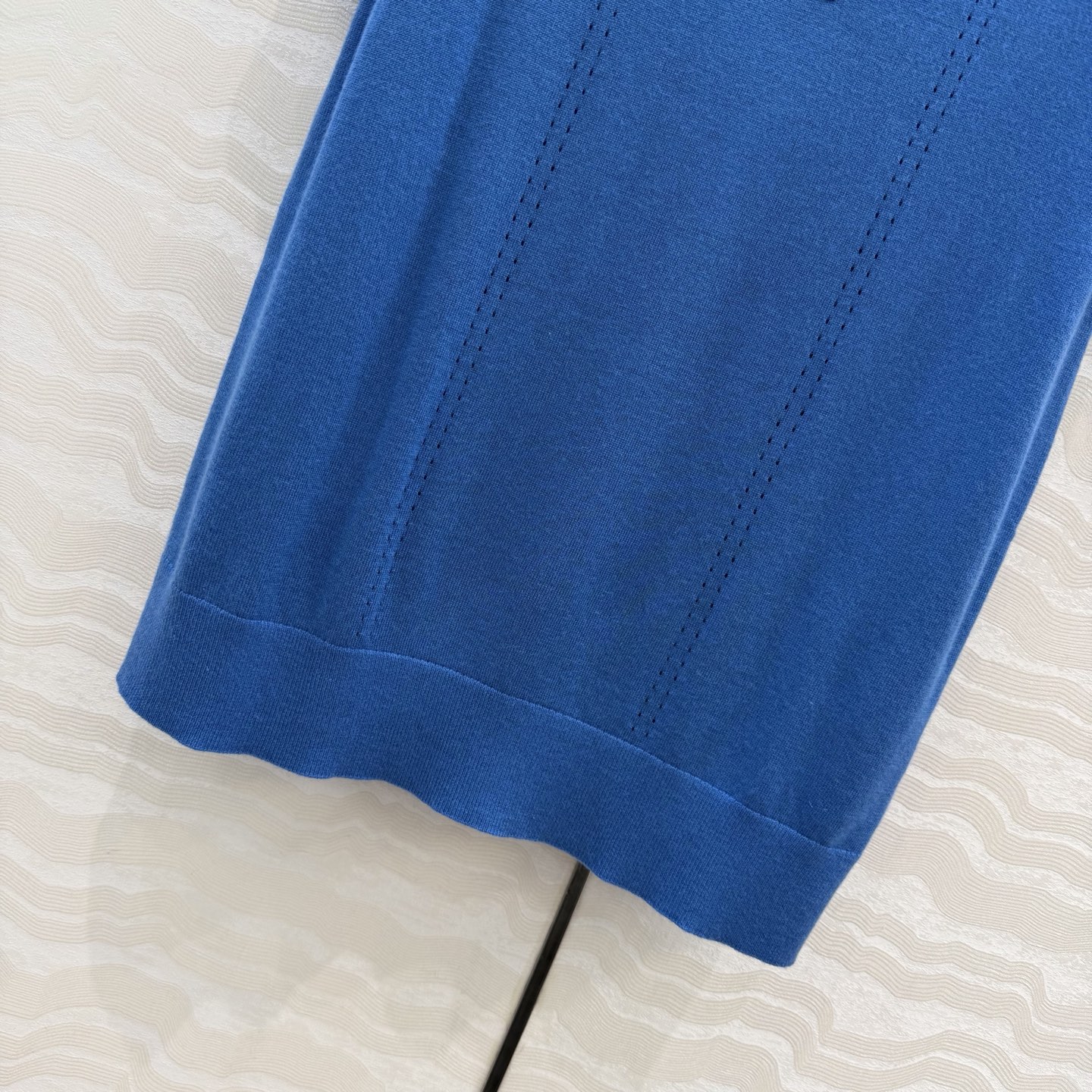 爆单推荐❤️原单品质，H26s早春新品！金币扣享利领 16针羊毛针织上衣。100%美丽奴羊毛纱线细腻柔软