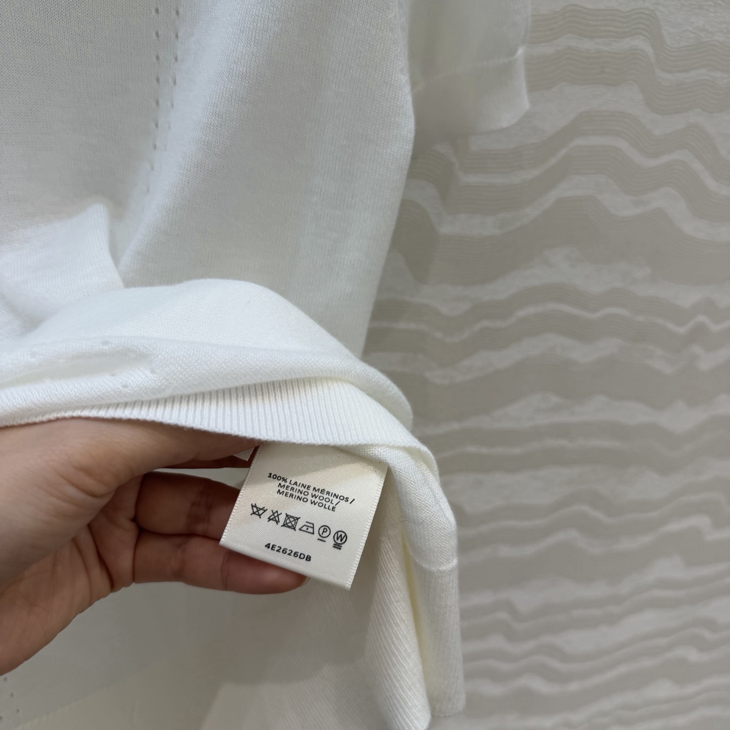 爆单推荐❤️原单品质，H26s早春新品！金币扣享利领 16针羊毛针织上衣。100%美丽奴羊毛纱线细腻柔软