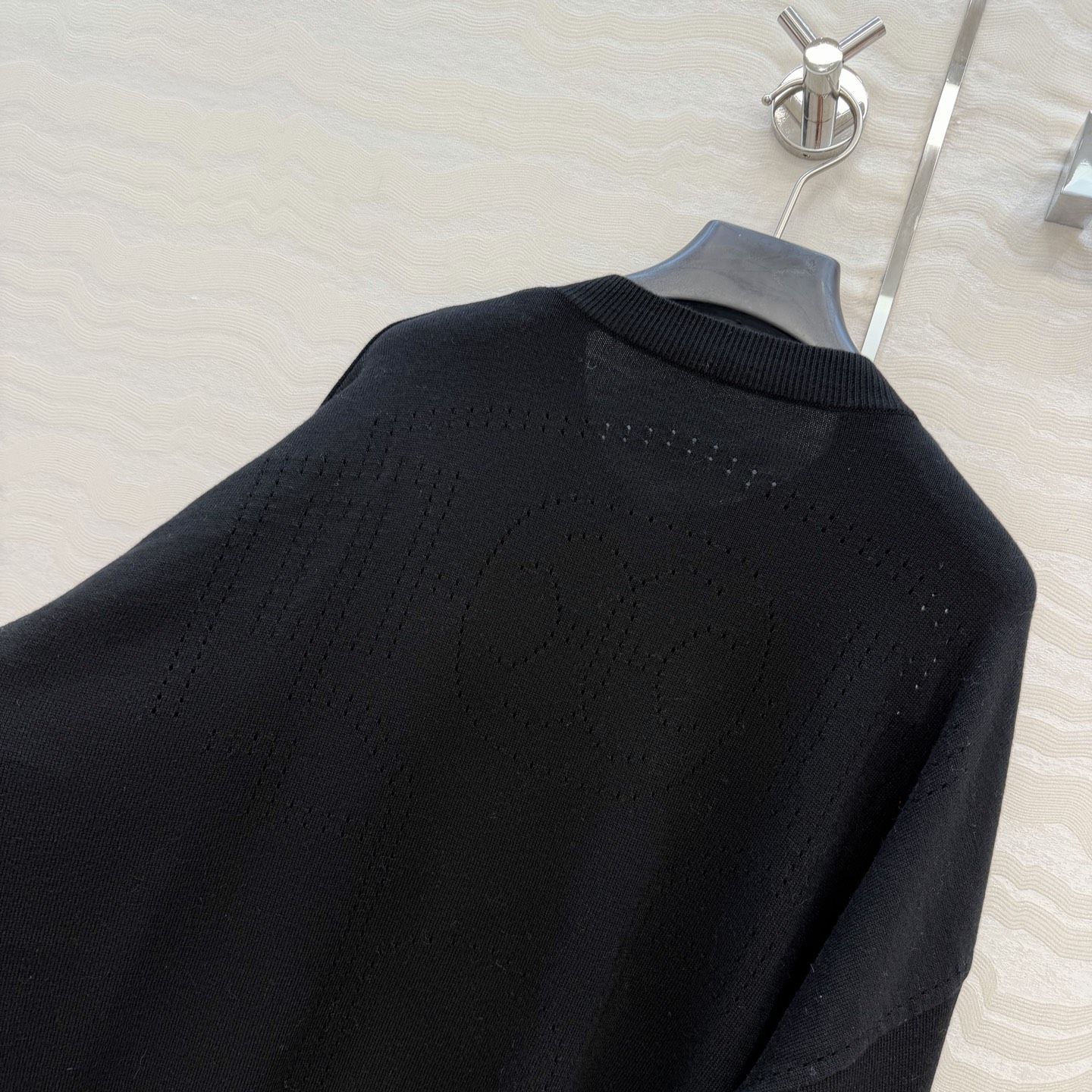 爆单推荐❤️原单品质，H26s早春新品！金币扣羊毛针织开衫小外套。100%美丽奴羊毛纱线细腻柔软的手感无