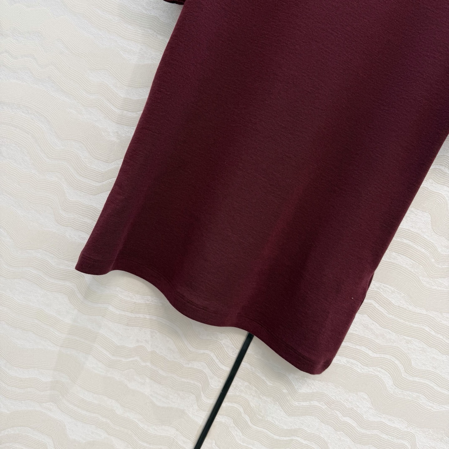 爆单推荐❤️原单品质。经典Row风羊毛短袖T。时髦精单品💕正肩修身小短款T恤。原版定制剪裁打造意式极简的