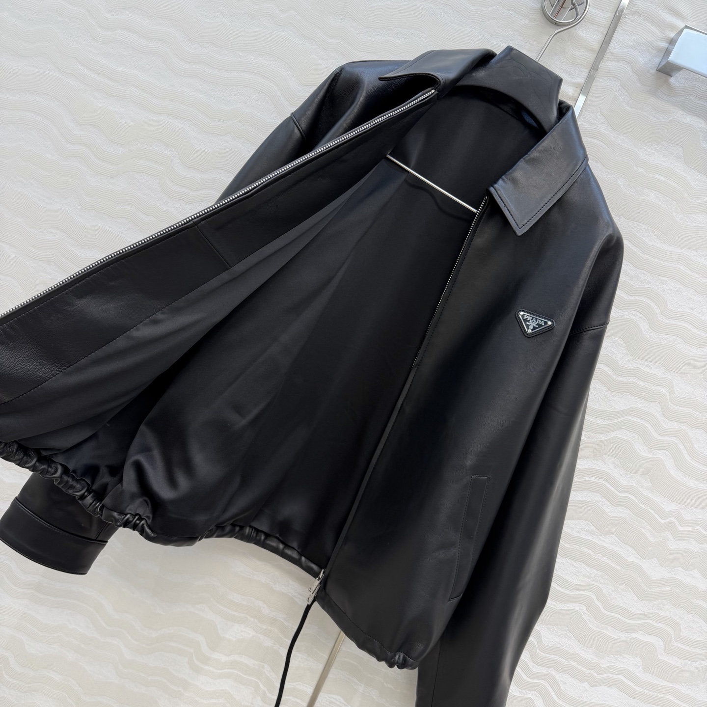 高端原单品质❤️PR高智感穿搭！大幂幂同款，又A又飒老干部气质夹克！进口顶级小羊皮翻领夹克外套！100%