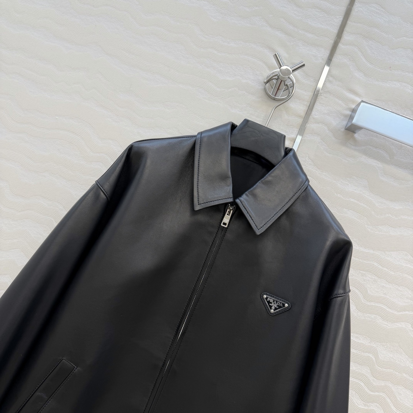 高端原单品质❤️PR高智感穿搭！大幂幂同款，又A又飒老干部气质夹克！进口顶级小羊皮翻领夹克外套！100%