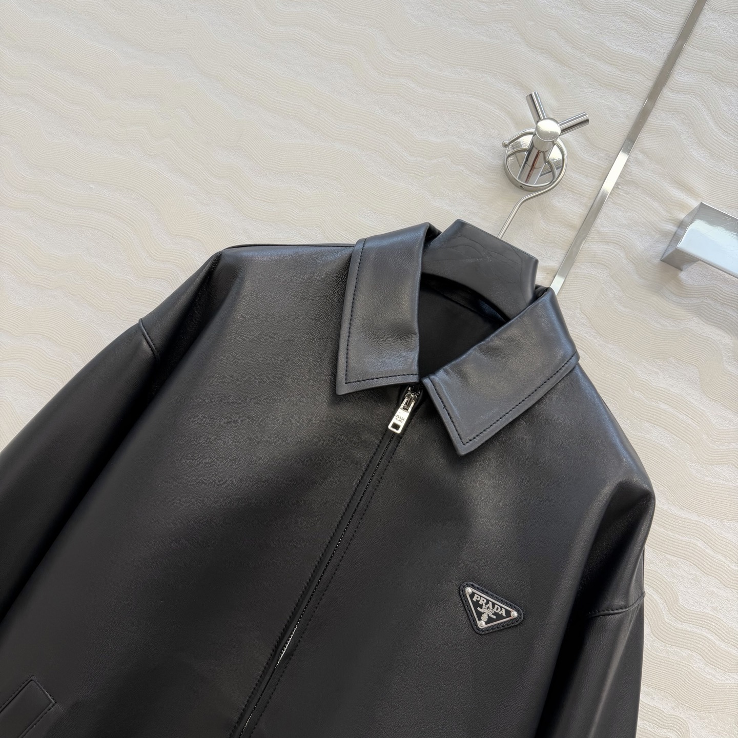 高端原单品质❤️PR高智感穿搭！大幂幂同款，又A又飒老干部气质夹克！进口顶级小羊皮翻领夹克外套！100%