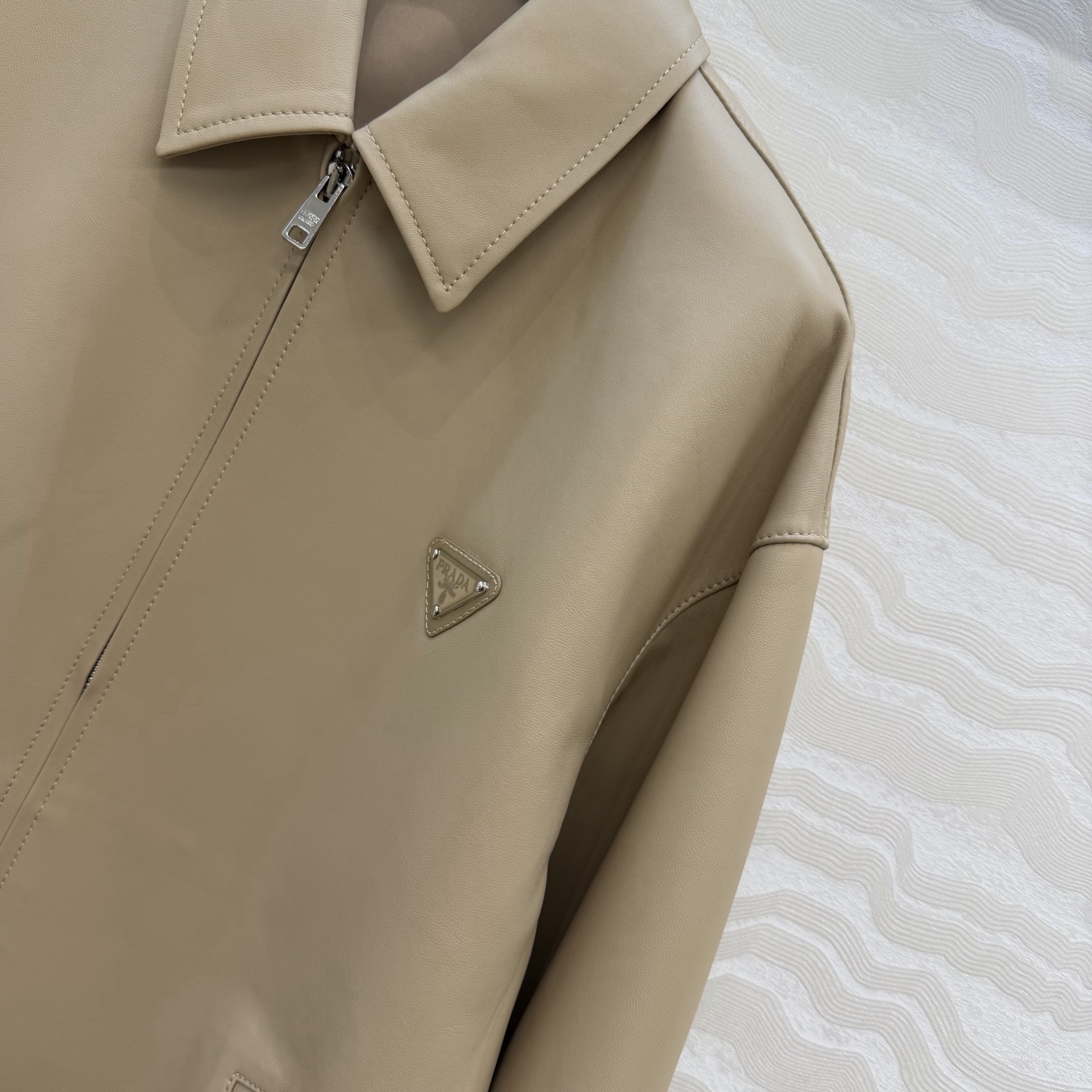 高端原单品质❤️PR高智感穿搭！大幂幂同款，又A又飒老干部气质夹克！进口顶级小羊皮翻领夹克外套！100%