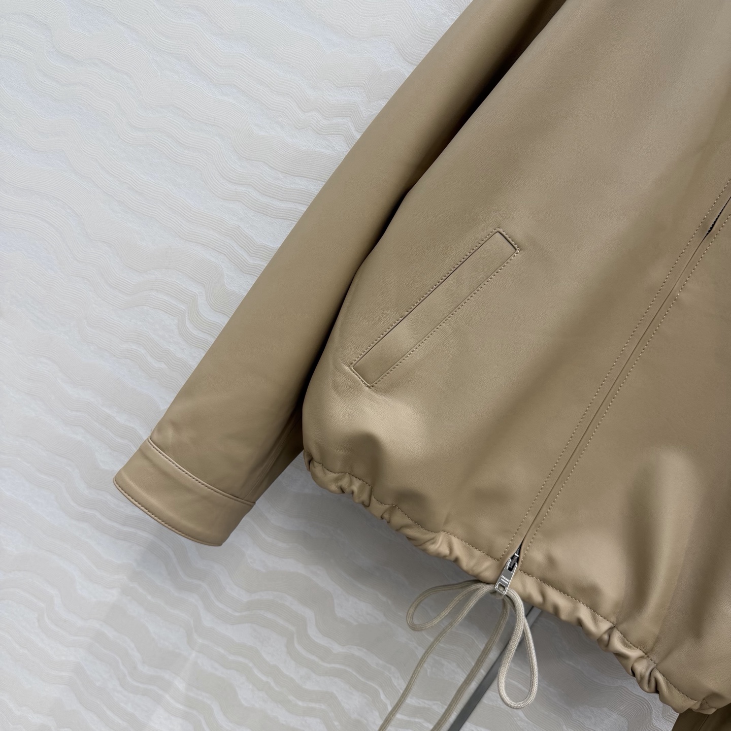 高端原单品质❤️PR高智感穿搭！大幂幂同款，又A又飒老干部气质夹克！进口顶级小羊皮翻领夹克外套！100%