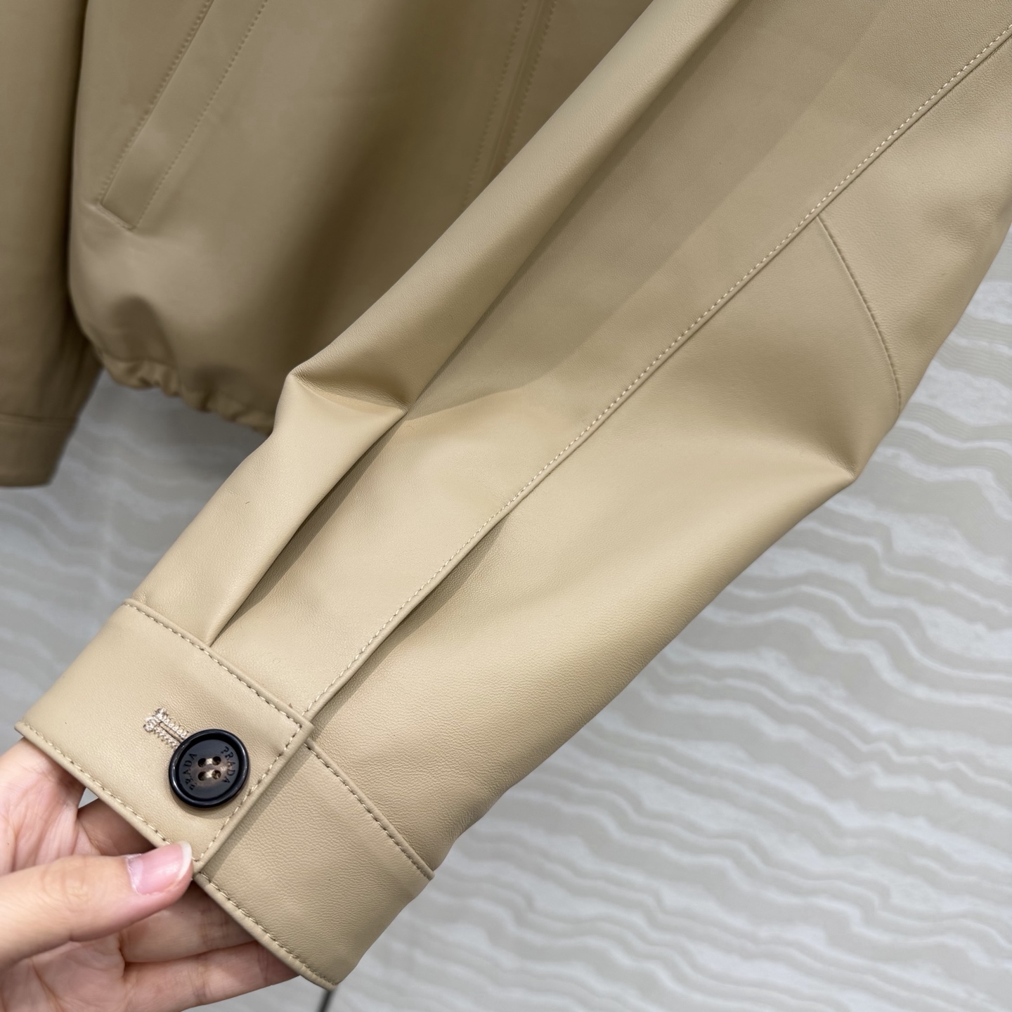 高端原单品质❤️PR高智感穿搭！大幂幂同款，又A又飒老干部气质夹克！进口顶级小羊皮翻领夹克外套！100%