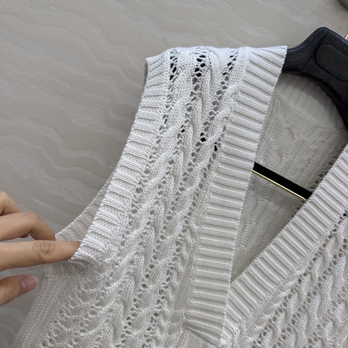 高端原单品质❤️高定紫标RL26早春新品。高智感学院风气质马甲！品质控必入。定制纯棉纱线细腻质感无敌赞！