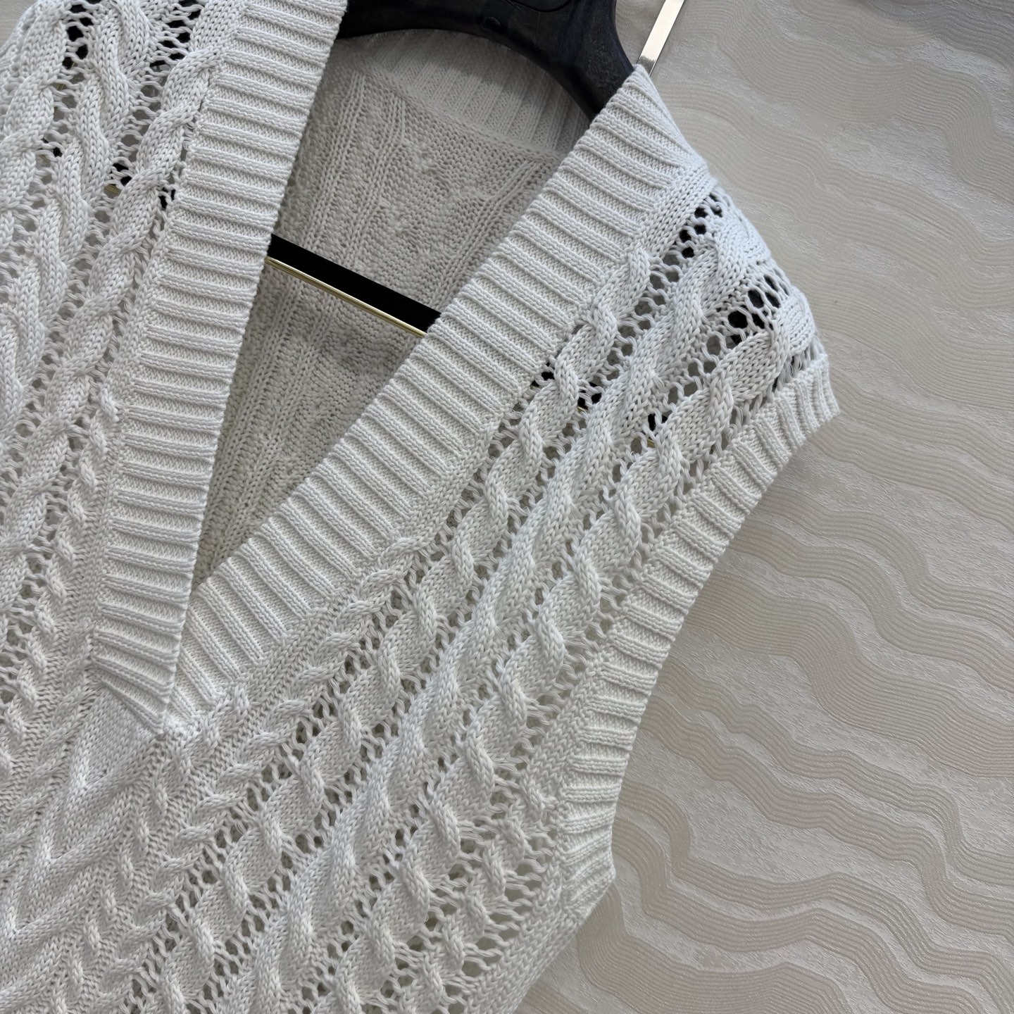 高端原单品质❤️高定紫标RL26早春新品。高智感学院风气质马甲！品质控必入。定制纯棉纱线细腻质感无敌赞！