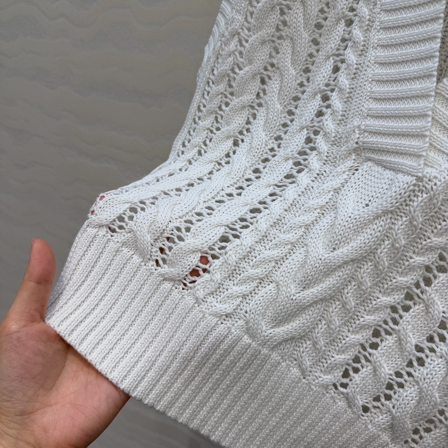 高端原单品质❤️高定紫标RL26早春新品。高智感学院风气质马甲！品质控必入。定制纯棉纱线细腻质感无敌赞！