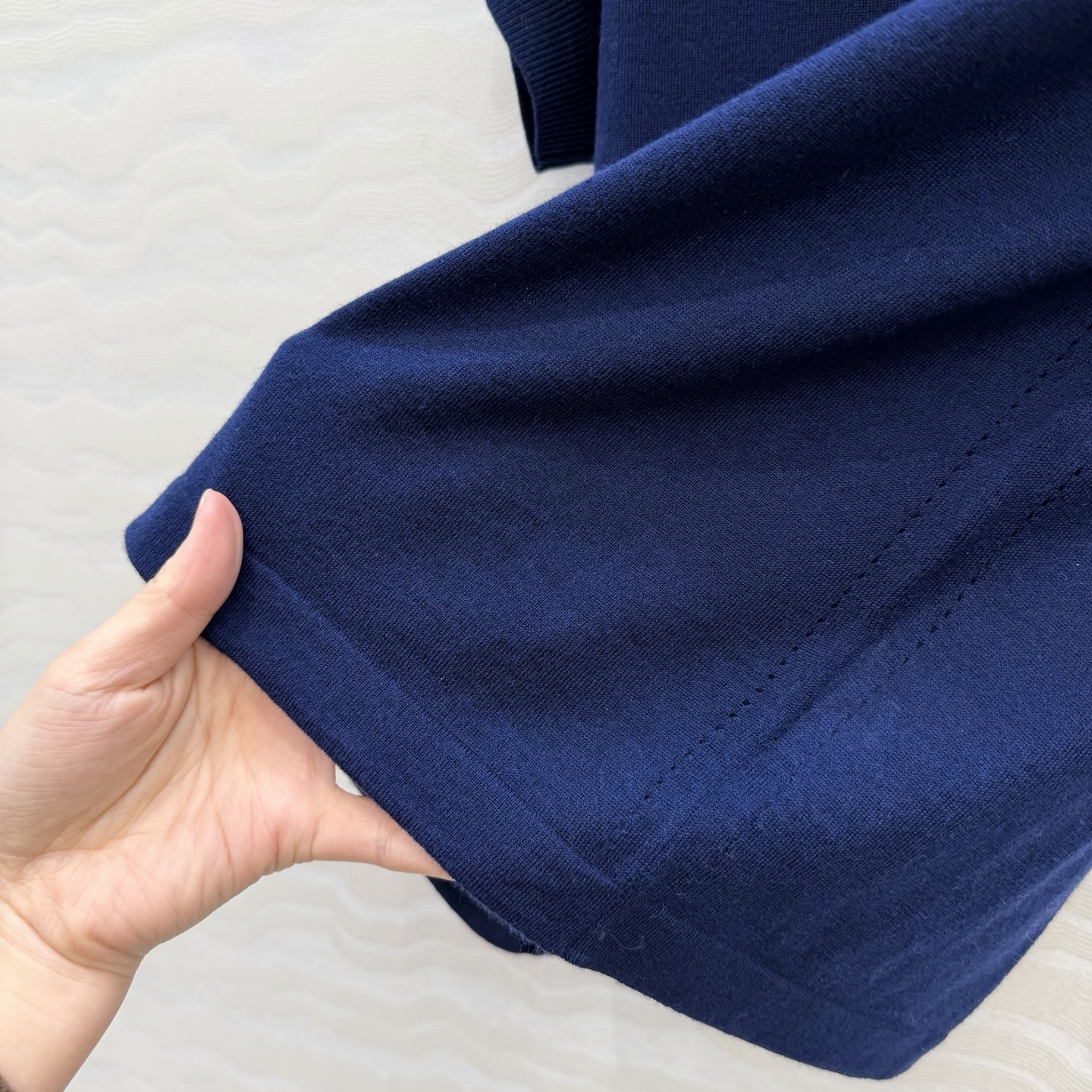 爆单推荐❤️原单品质，H26s早春新品！16针羊毛针织上衣。进口丝光羊毛纱线细腻柔软的手感无敌赞！定位立