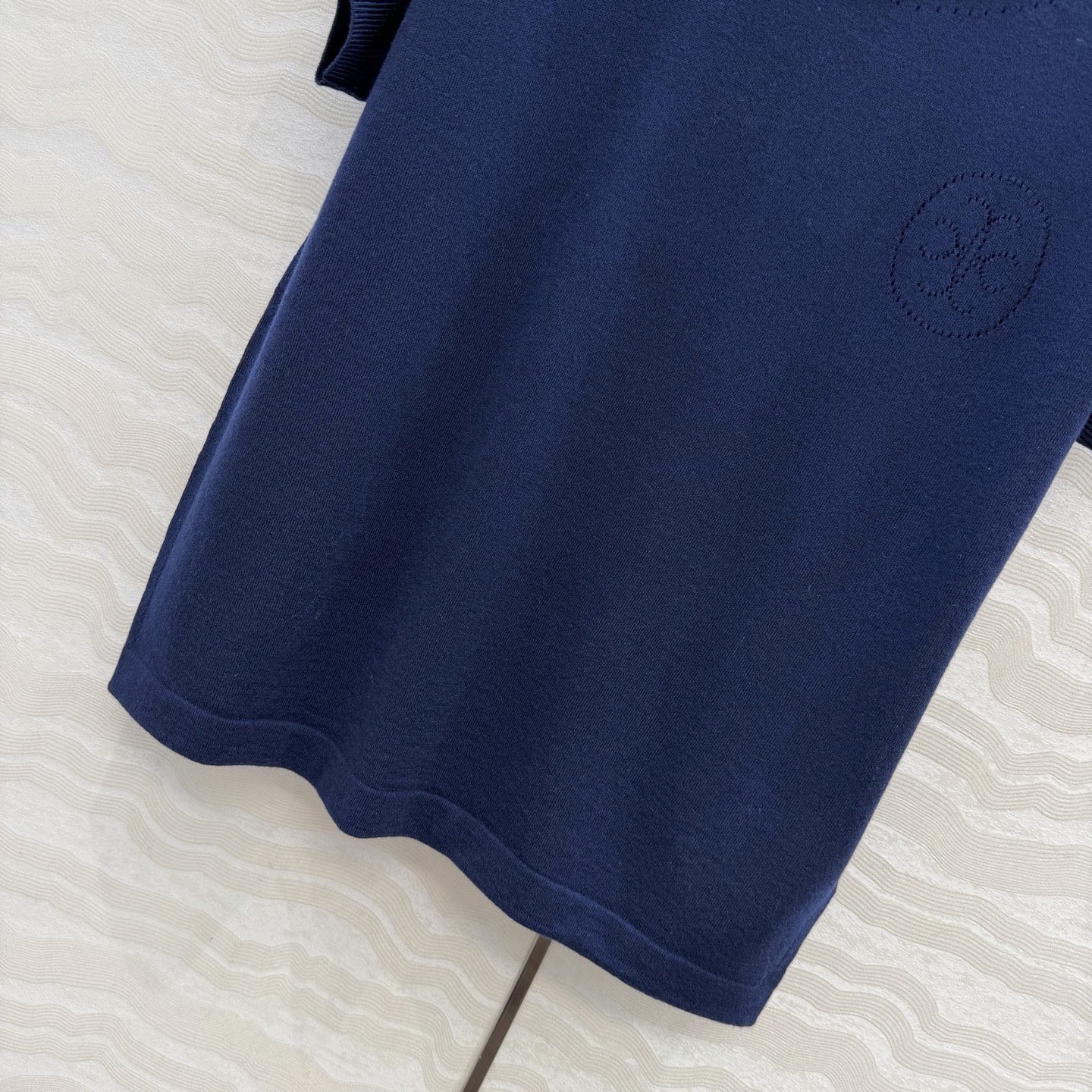 爆单推荐❤️原单品质，H26s早春新品！16针羊毛针织上衣。进口丝光羊毛纱线细腻柔软的手感无敌赞！定位立