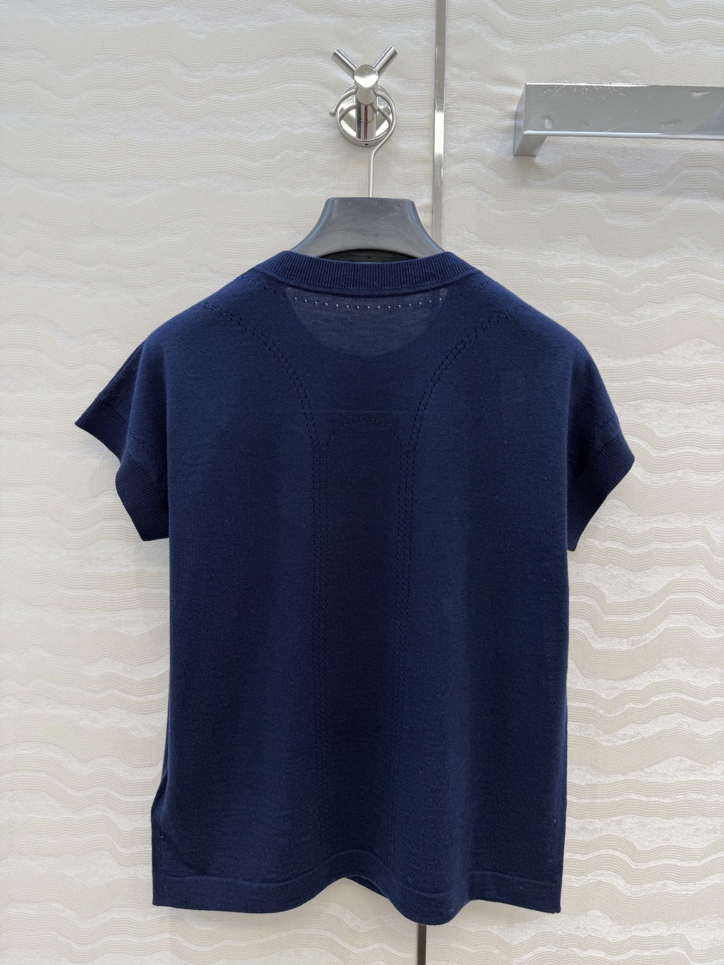 爆单推荐❤️原单品质，H26s早春新品！16针羊毛针织上衣。进口丝光羊毛纱线细腻柔软的手感无敌赞！定位立