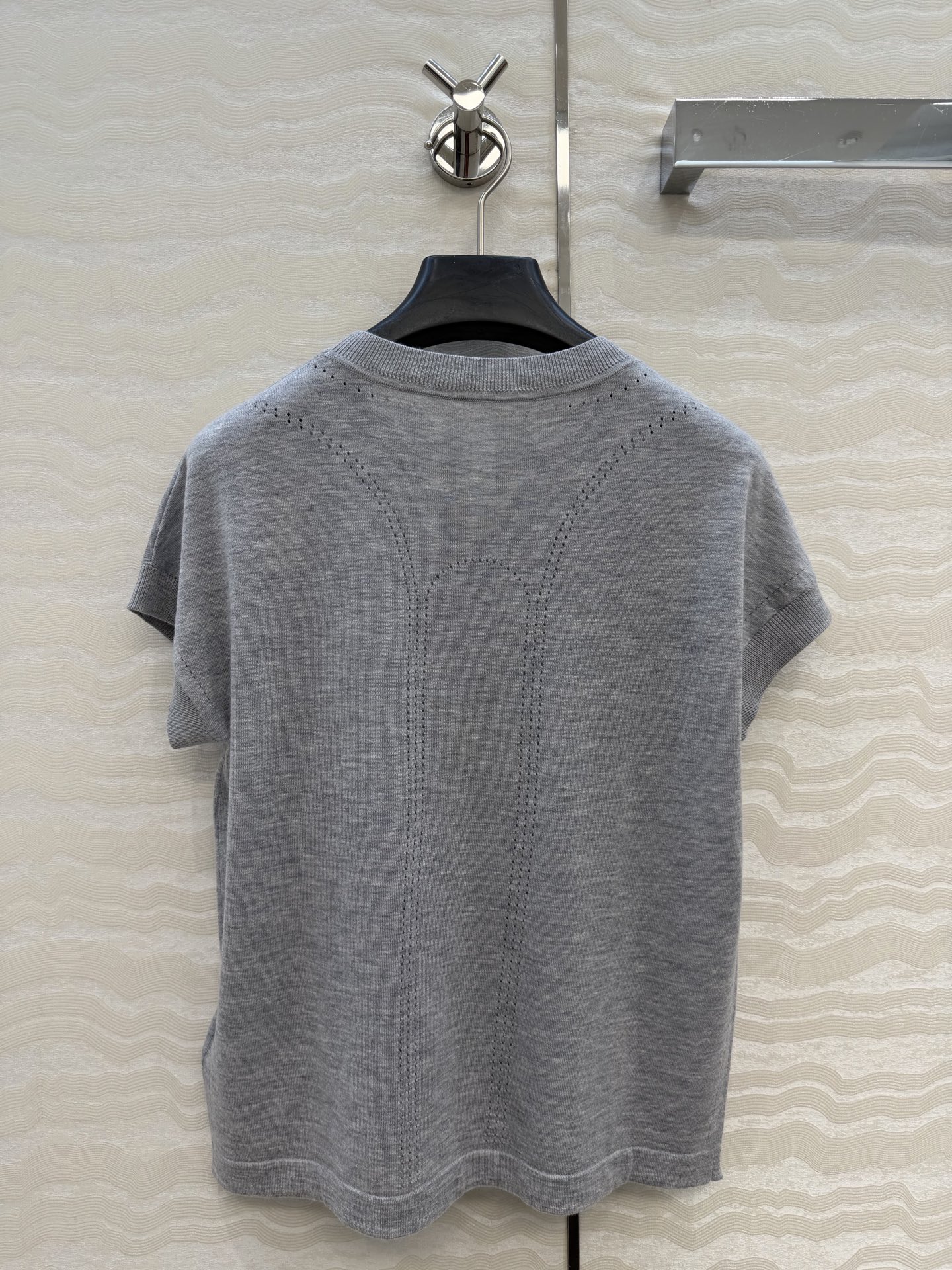 爆单推荐❤️原单品质，H26s早春新品！16针羊毛针织上衣。进口丝光羊毛纱线细腻柔软的手感无敌赞！定位立