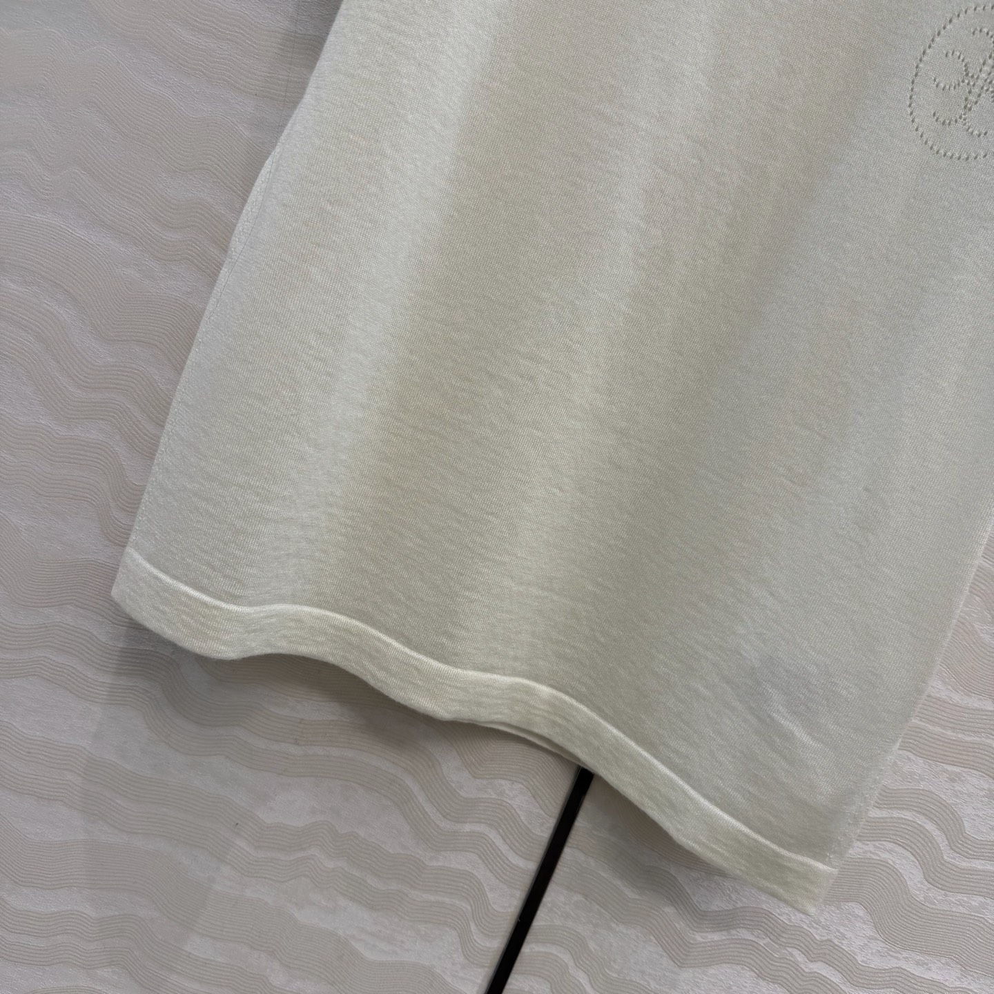 爆单推荐❤️原单品质，H26s早春新品！16针羊毛针织上衣。进口丝光羊毛纱线细腻柔软的手感无敌赞！定位立