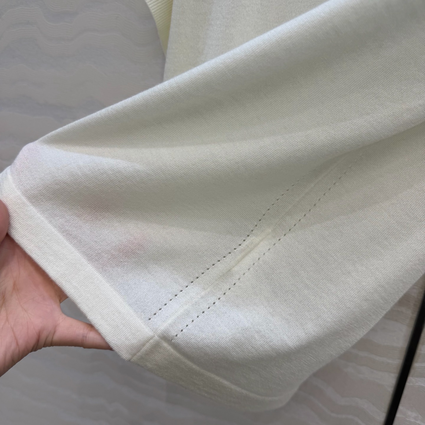 爆单推荐❤️原单品质，H26s早春新品！16针羊毛针织上衣。进口丝光羊毛纱线细腻柔软的手感无敌赞！定位立