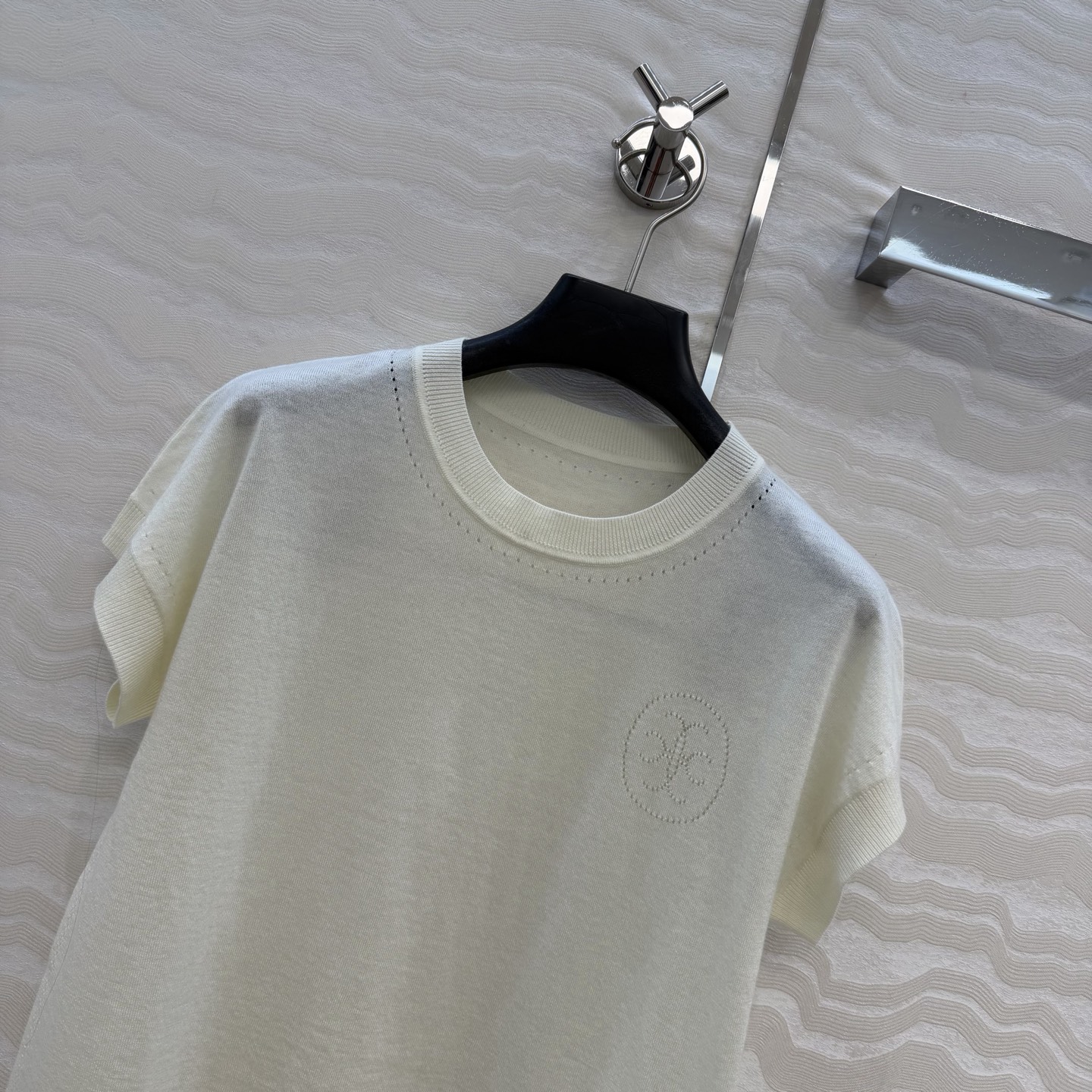 爆单推荐❤️原单品质，H26s早春新品！16针羊毛针织上衣。进口丝光羊毛纱线细腻柔软的手感无敌赞！定位立