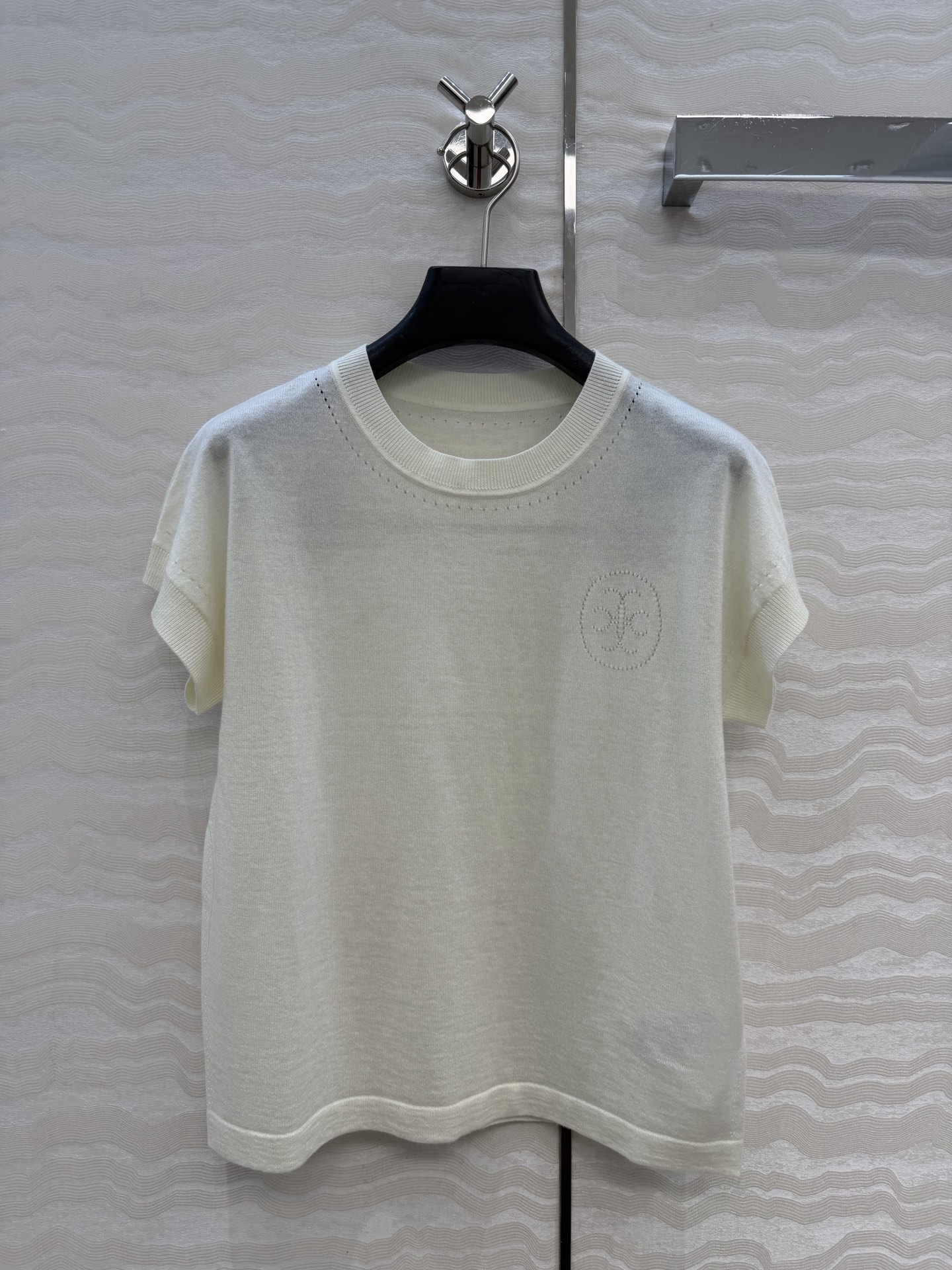 爆单推荐❤️原单品质，H26s早春新品！16针羊毛针织上衣。进口丝光羊毛纱线细腻柔软的手感无敌赞！定位立