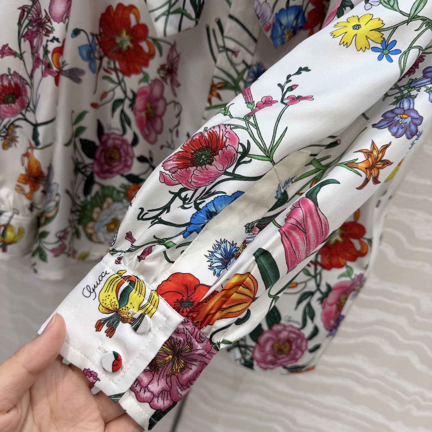 高端原单品质💕26春夏GG花㚏真丝衬衫！100%真丝斜纹绸，气质飘带领结经典版型上身巨显瘦！优雅时髦又高