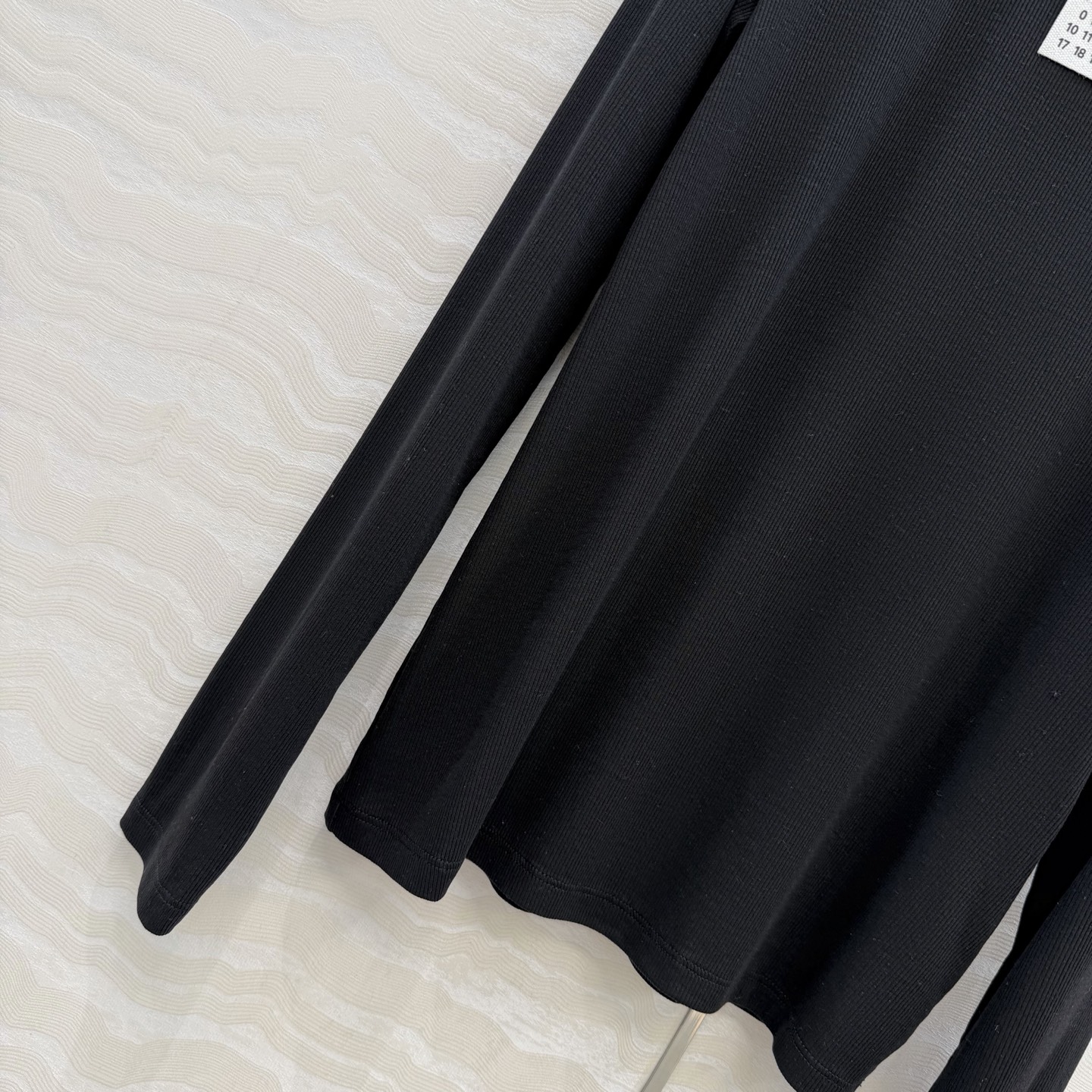 高端原单品质，马吉MM 纸片人穿搭！进口亚麻莱赛尔打底衫！超级显瘦神器！极简叠搭单品！徽标logo低调奢