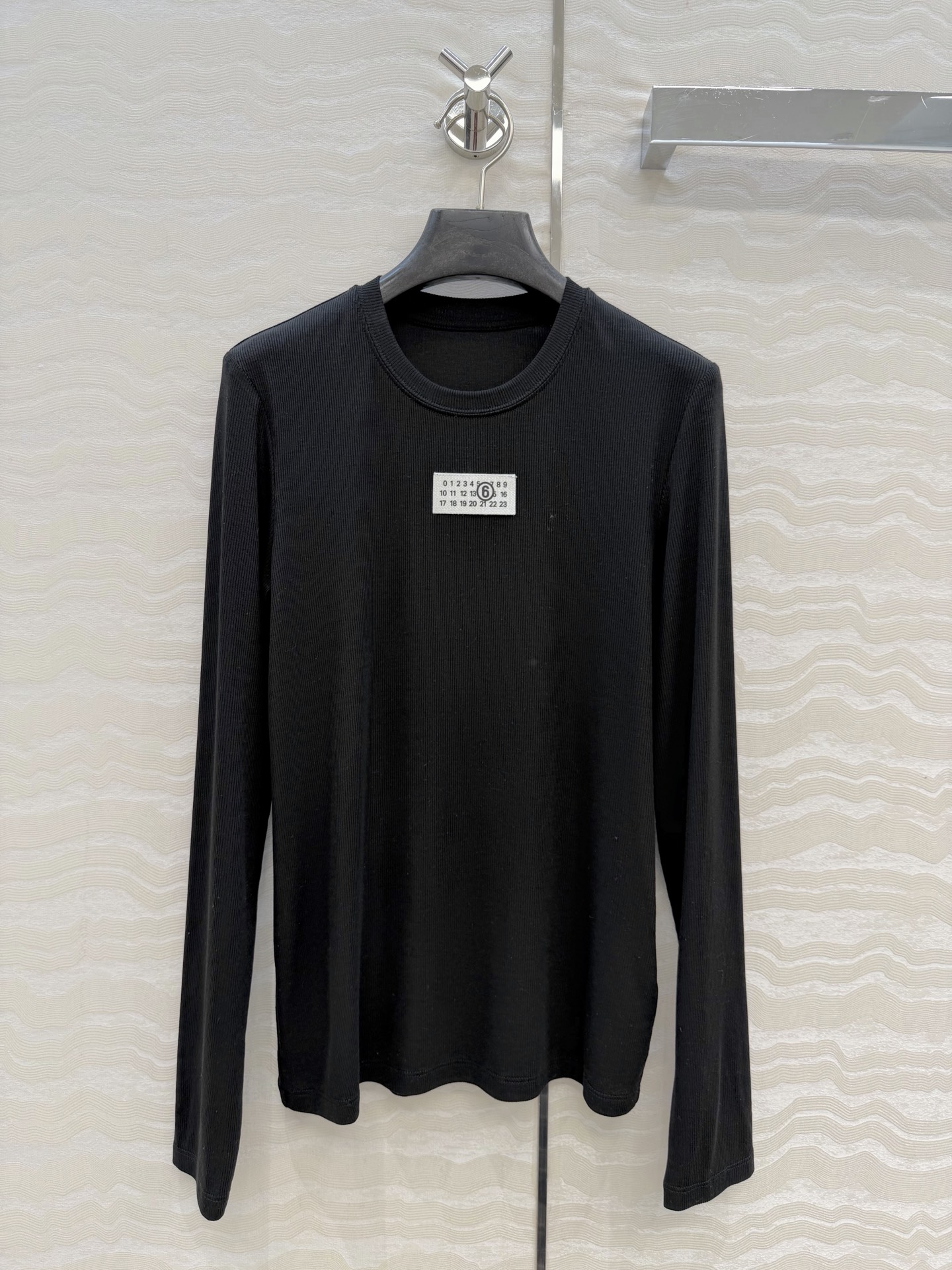 高端原单品质，马吉MM 纸片人穿搭！进口亚麻莱赛尔打底衫！超级显瘦神器！极简叠搭单品！徽标logo低调奢