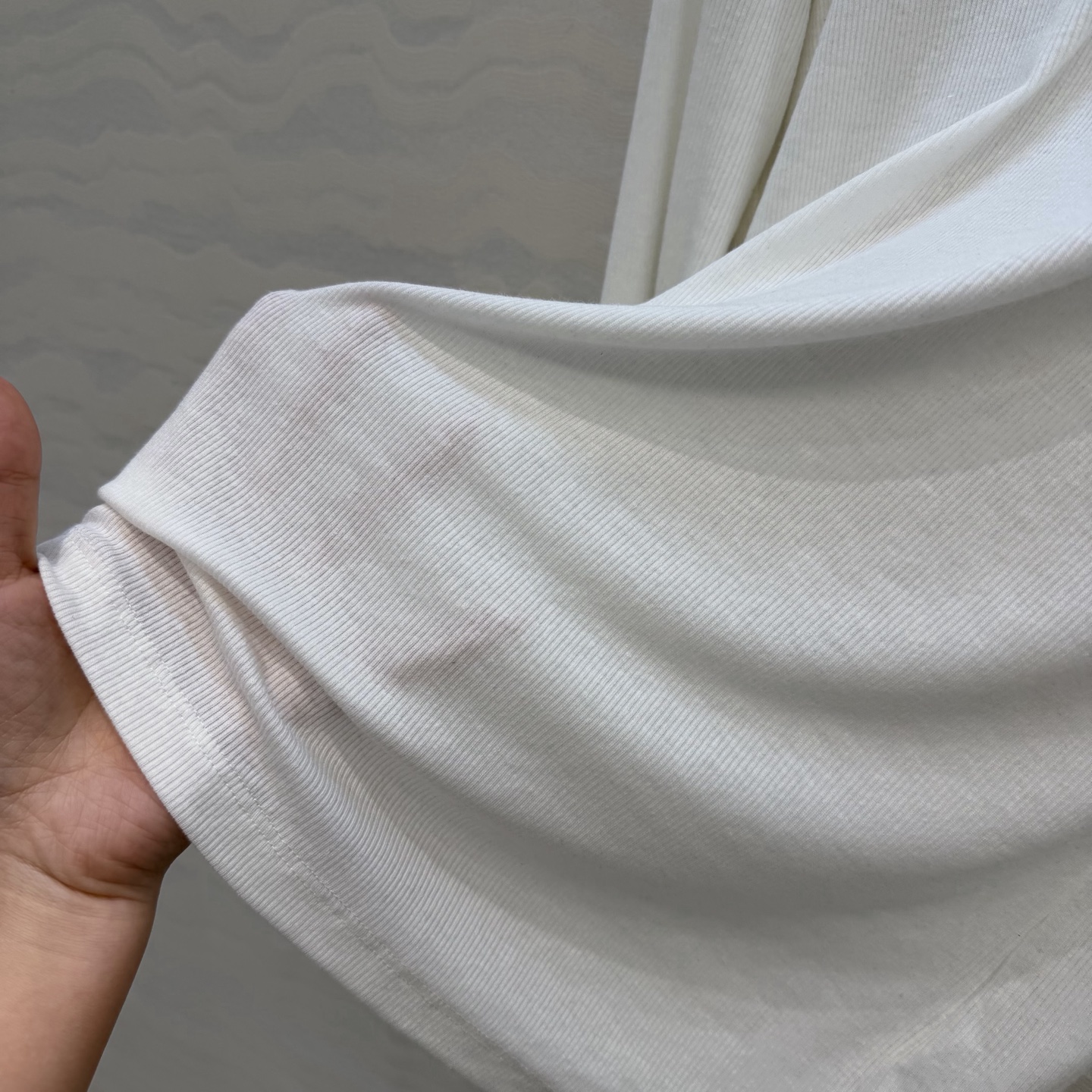 高端原单品质，马吉MM 纸片人穿搭！进口亚麻莱赛尔打底衫！超级显瘦神器！极简叠搭单品！徽标logo低调奢