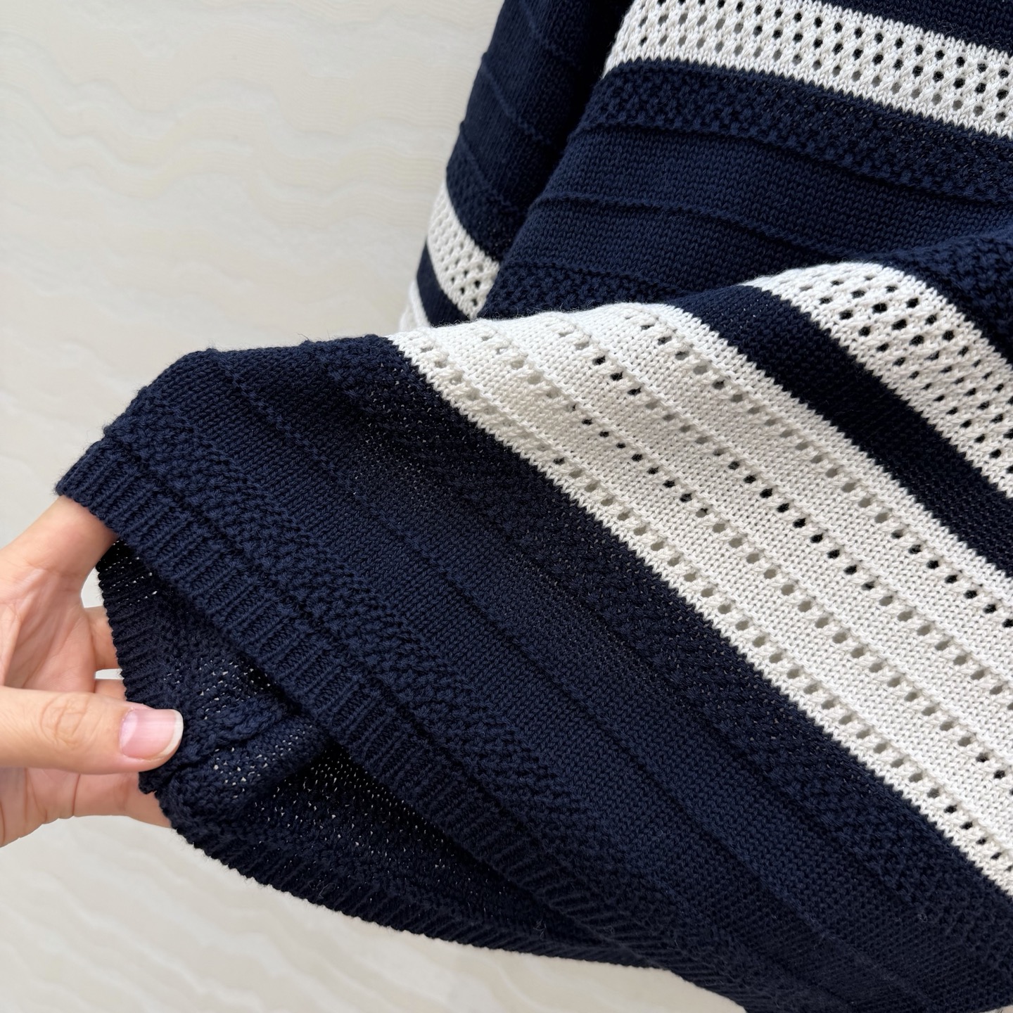 高端原单品质❤️高定紫标RL26早春新品。高智感气质海军蓝条纹套裙！品质控必入。定制天丝棉纱线细腻质感无