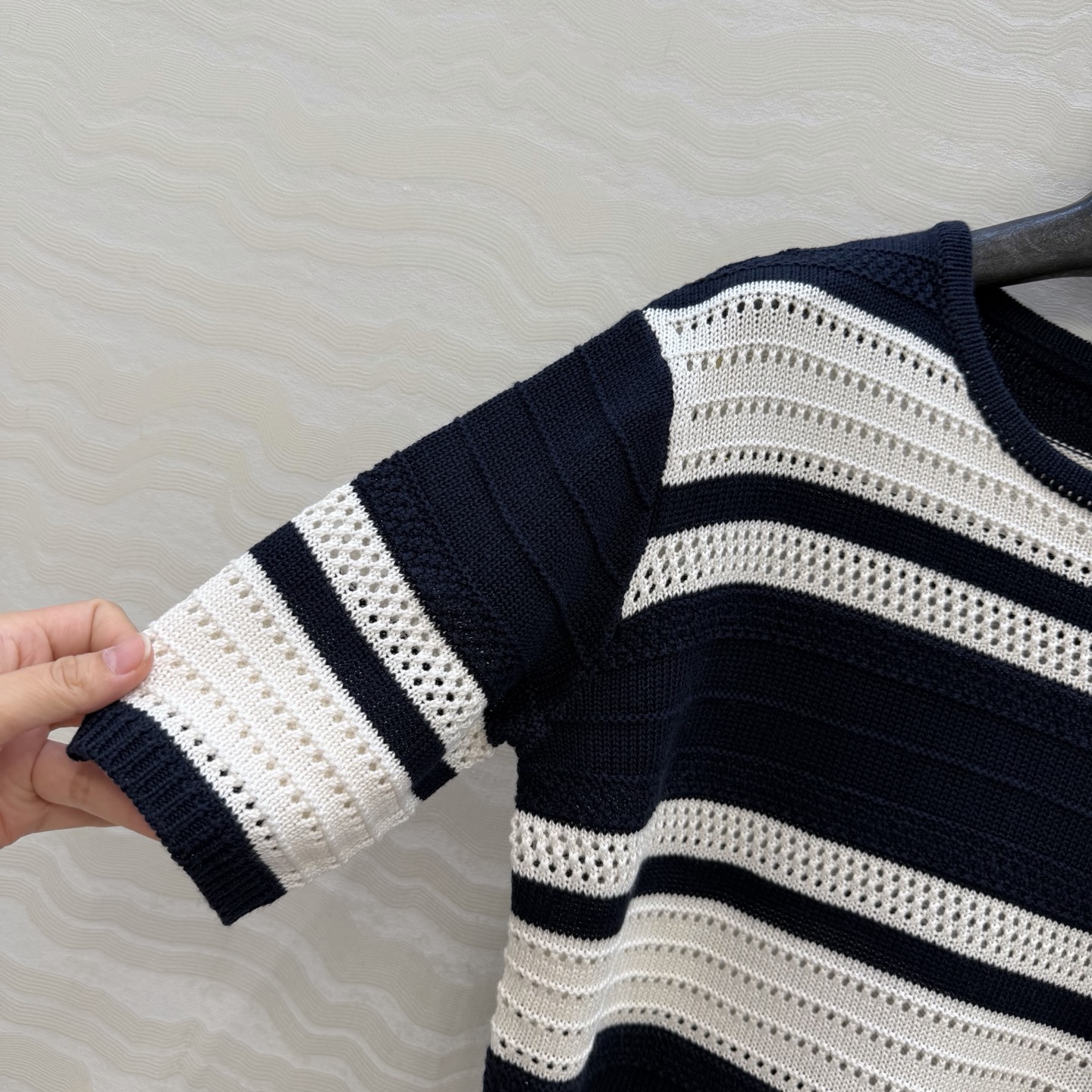 高端原单品质❤️高定紫标RL26早春新品。高智感气质海军蓝条纹套裙！品质控必入。定制天丝棉纱线细腻质感无