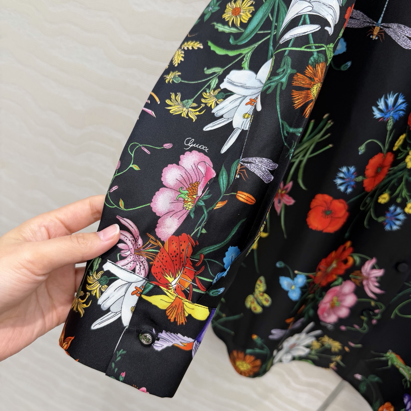 高端原单品质💕26春夏GG花㚏真丝衬衫！100%真丝斜纹绸，气质小翻领经典宽枪版型上身巨显瘦！优雅时髦又