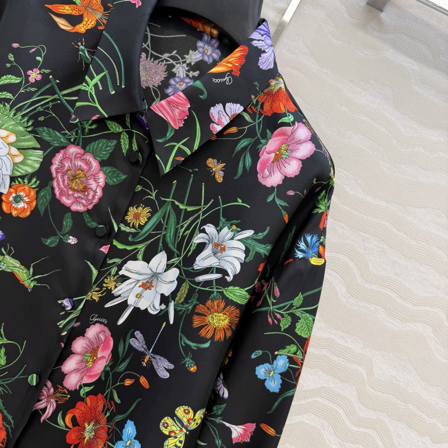 高端原单品质💕26春夏GG花㚏真丝衬衫！100%真丝斜纹绸，气质小翻领经典宽枪版型上身巨显瘦！优雅时髦又