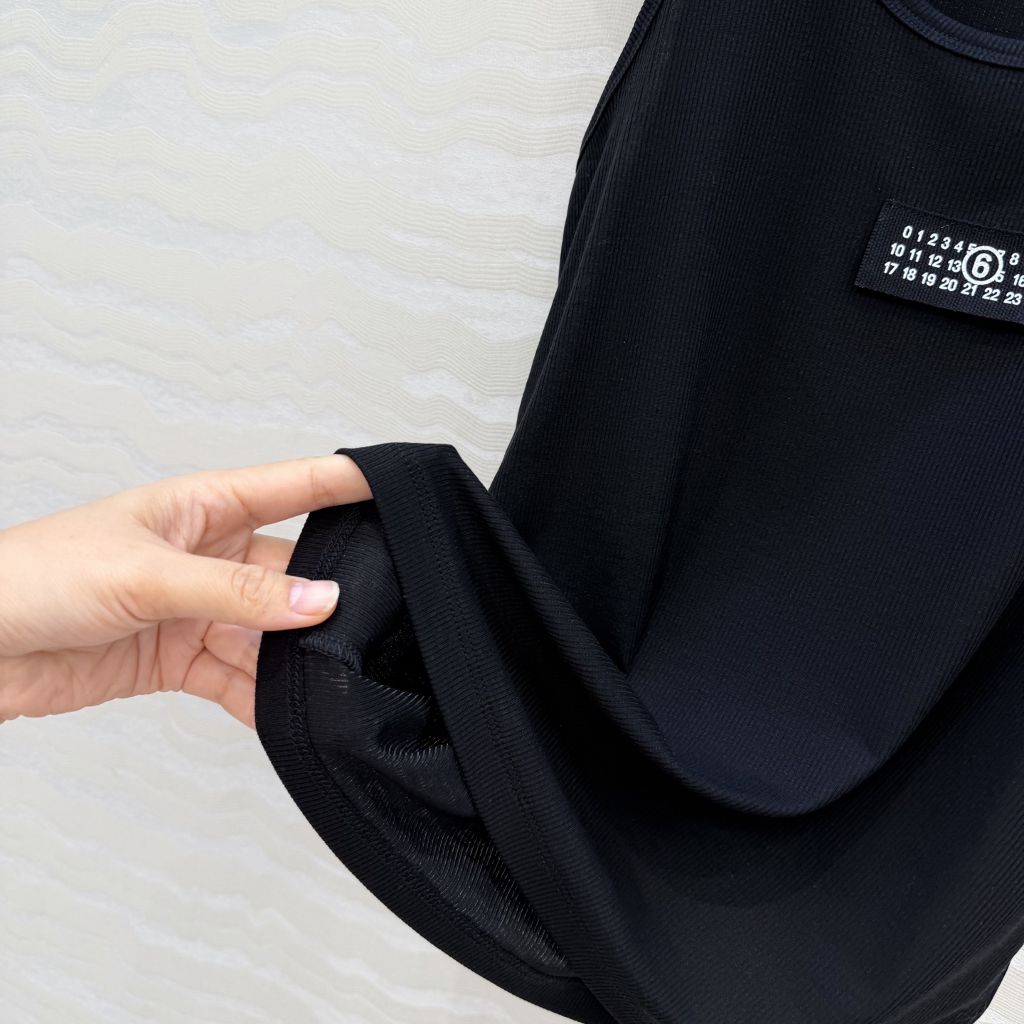 高端原单品质，马吉MM 纸片人穿搭！进口亚麻莱赛尔背心！超级显瘦神器！极简叠搭单品！徽标logo低调奢华