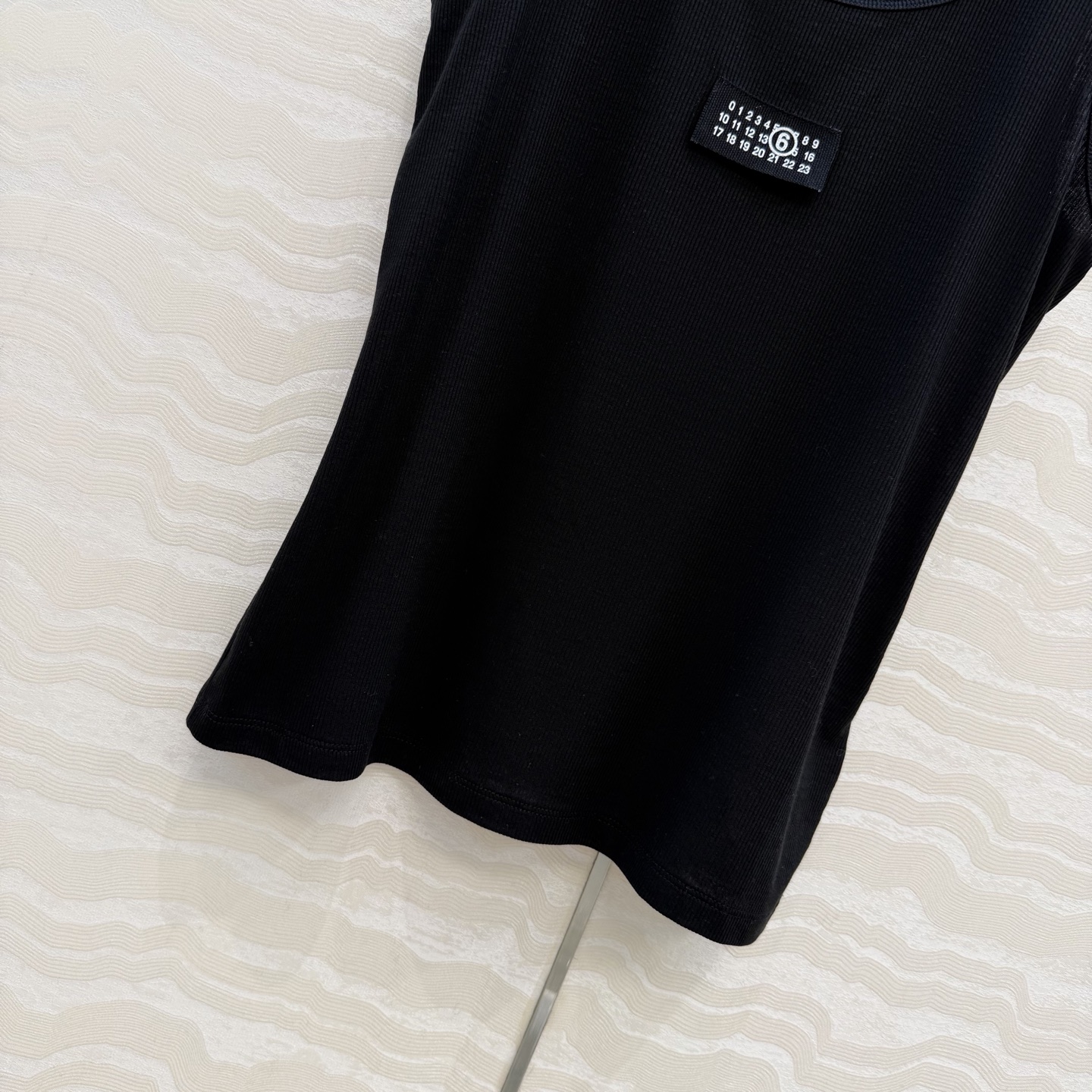 高端原单品质，马吉MM 纸片人穿搭！进口亚麻莱赛尔背心！超级显瘦神器！极简叠搭单品！徽标logo低调奢华