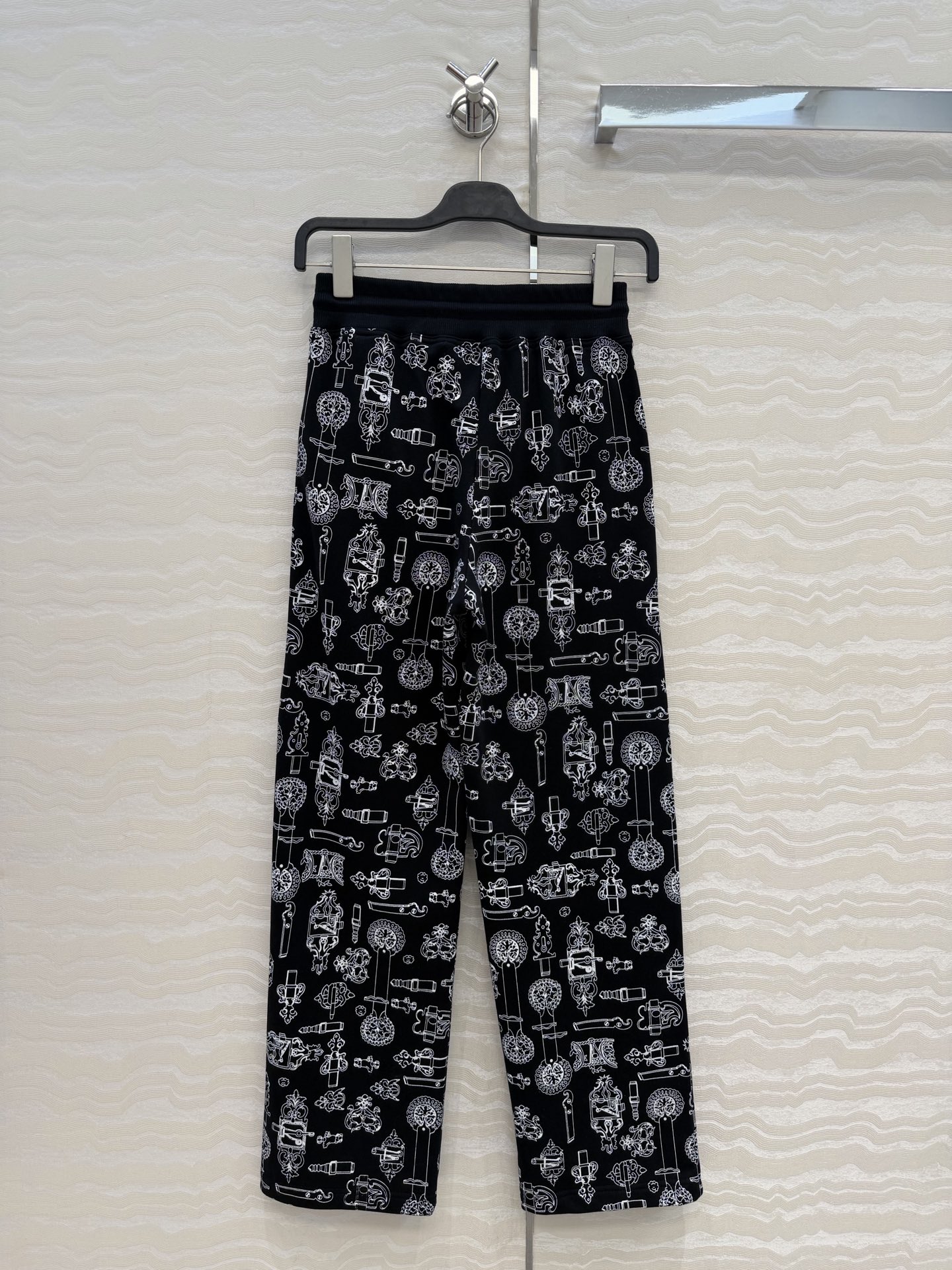 独家首发，高端原单品质❤️H26s早春新品。Coachinng Remix系列印花泽西棉直筒休闲裤。减龄