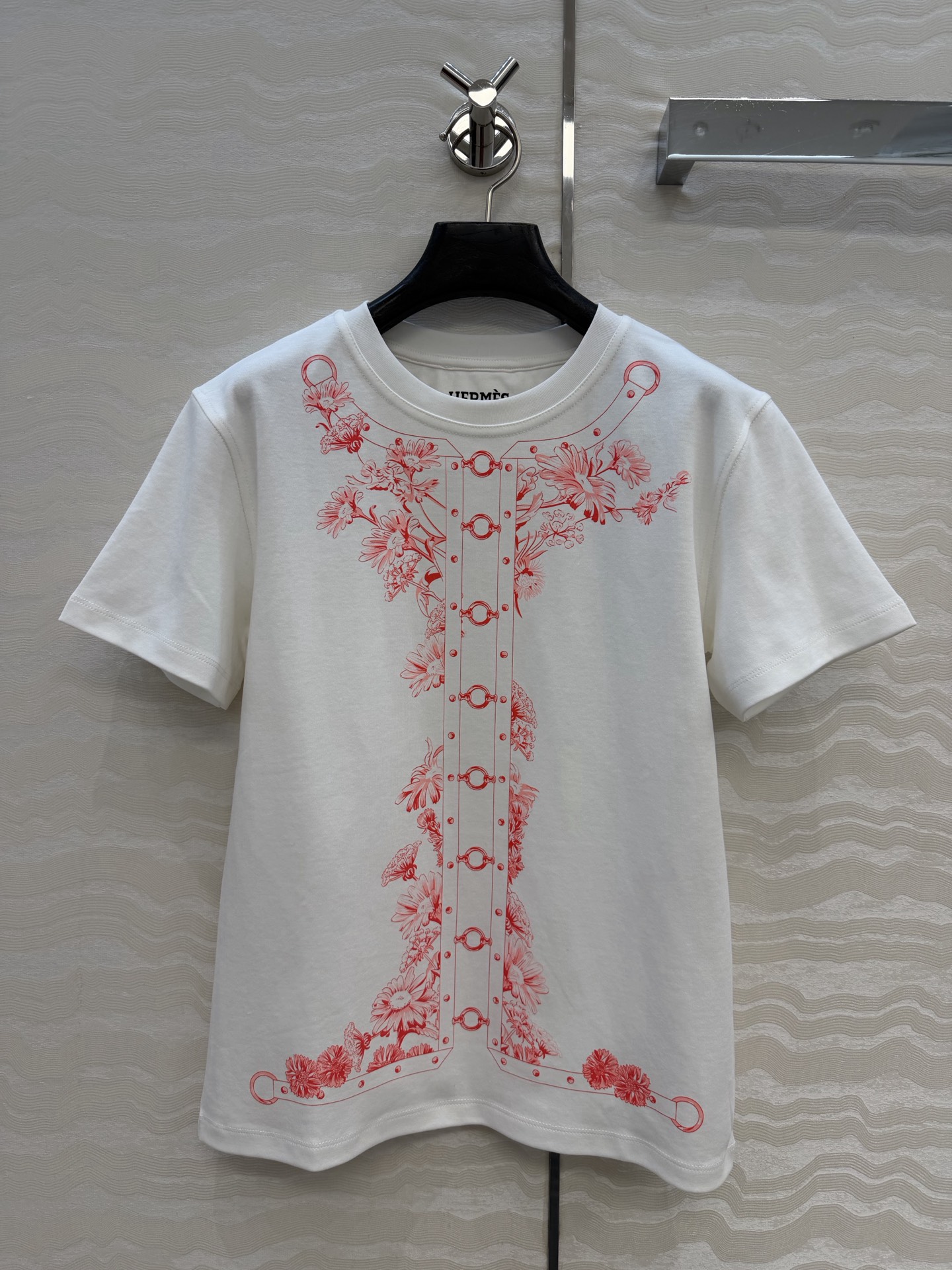 爆单推荐❤️原单品质H经典纯棉T！26早春新品链条⛓️定位印花，100%纯棉面料质感超赞。可甜可盐气质减
