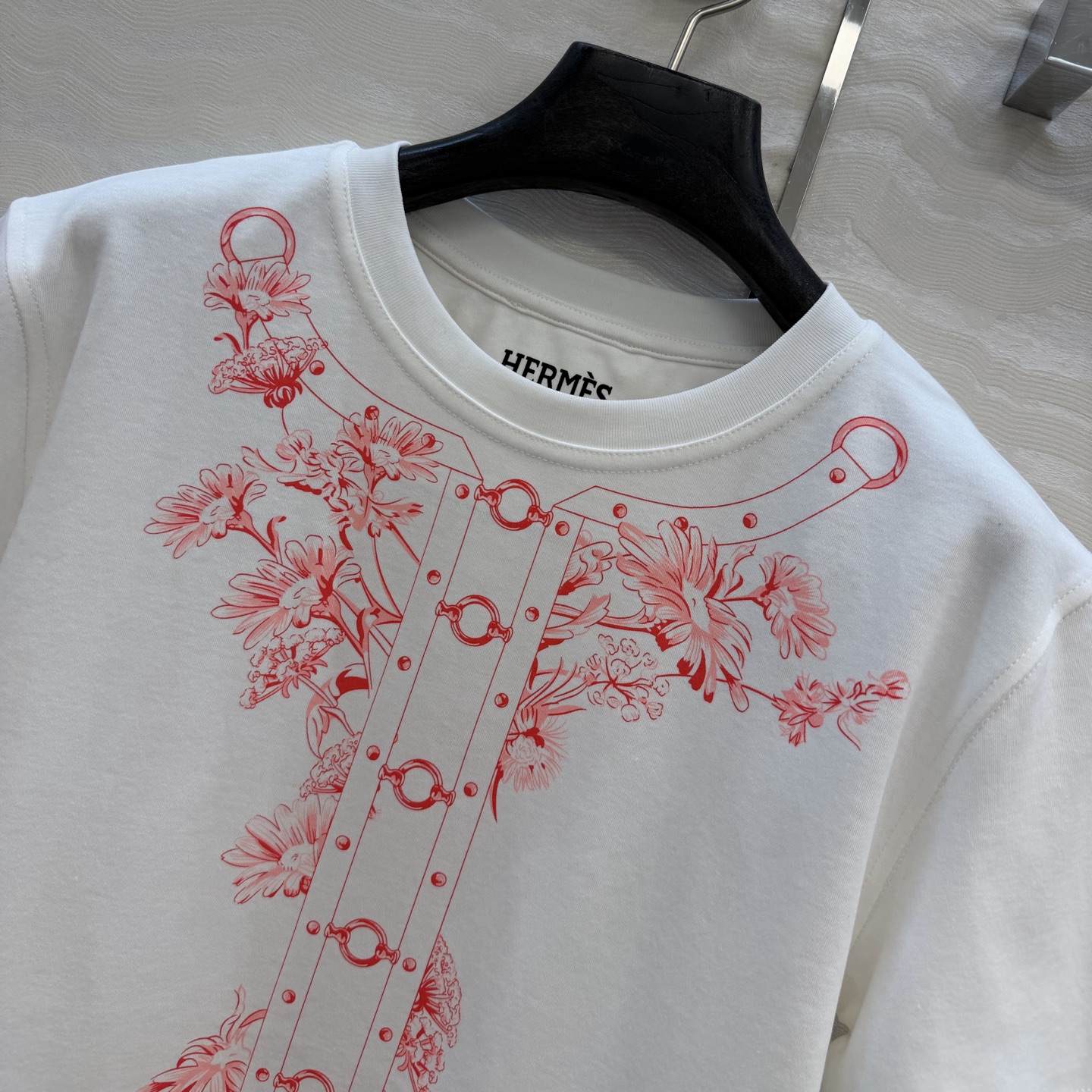 爆单推荐❤️原单品质H经典纯棉T！26早春新品链条⛓️定位印花，100%纯棉面料质感超赞。可甜可盐气质减