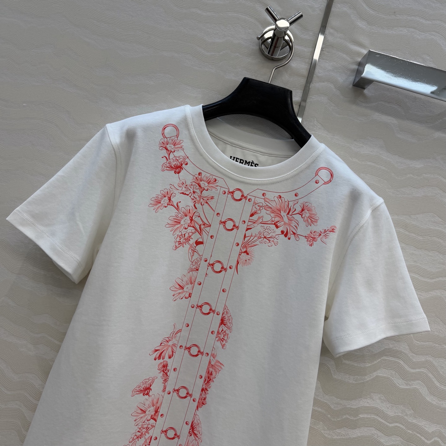爆单推荐❤️原单品质H经典纯棉T！26早春新品链条⛓️定位印花，100%纯棉面料质感超赞。可甜可盐气质减