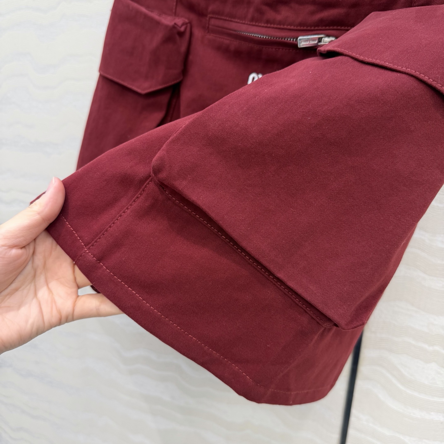 原单品质❤️miu系少女穿搭！26s早春新品，新年限定本命红穿搭❤️低腰牛仔工装口袋半裙。减龄时髦又帅气