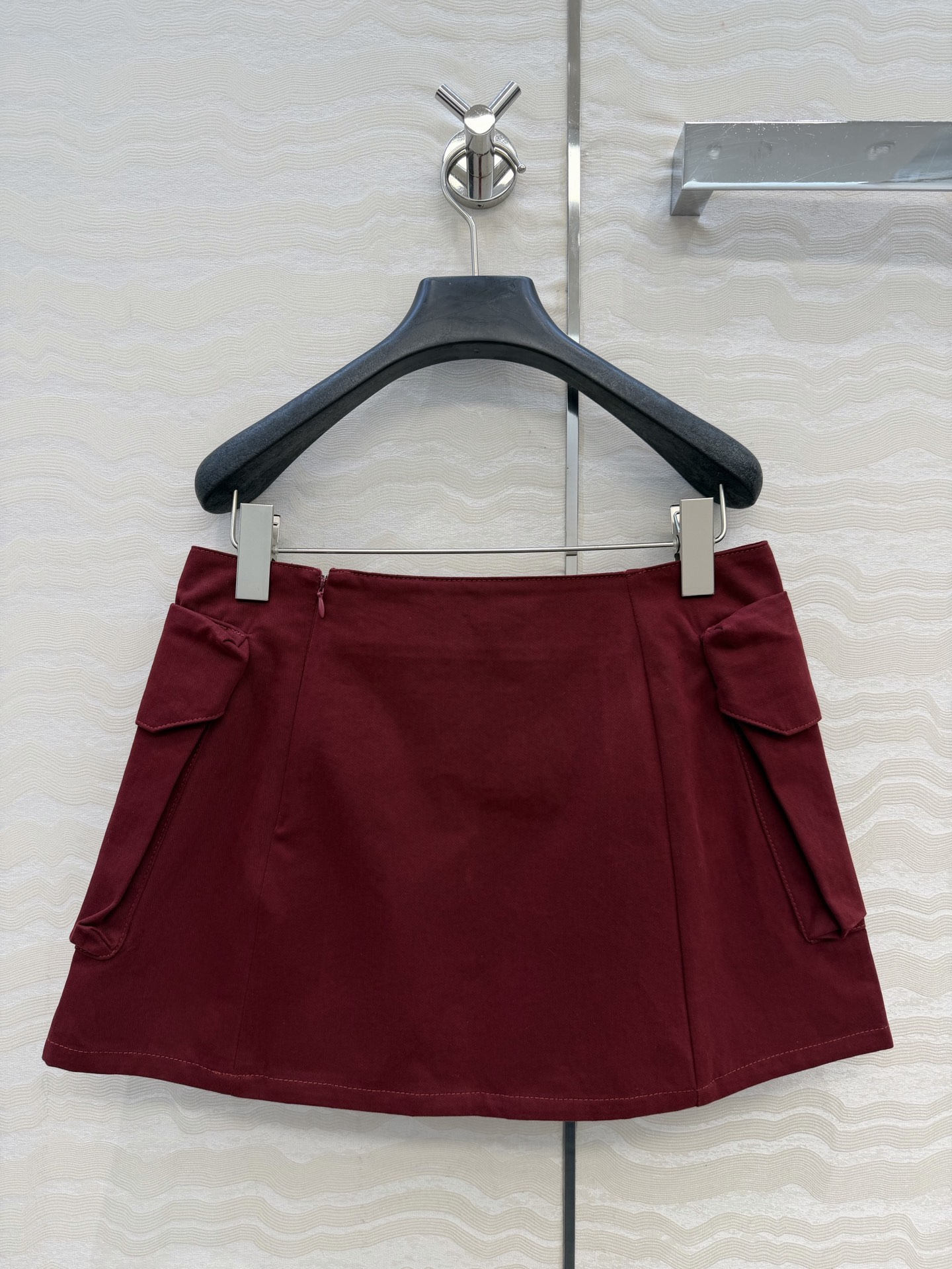 原单品质❤️miu系少女穿搭！26s早春新品，新年限定本命红穿搭❤️低腰牛仔工装口袋半裙。减龄时髦又帅气