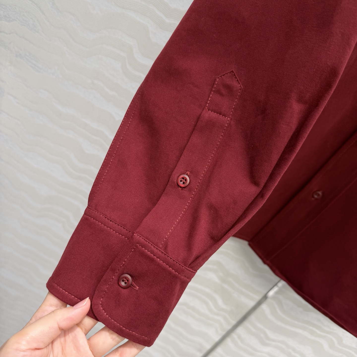 原单品质❤️miu系少女穿搭！26s早春新品，新年限定本命红穿搭❤️牛仔衬衫外套。overzise宽松版