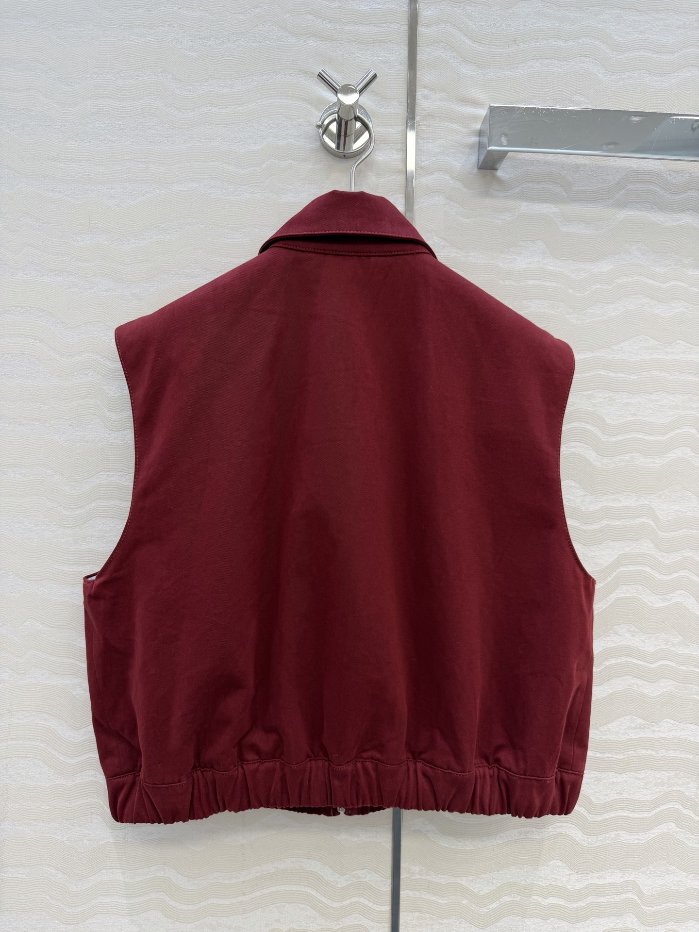 原单品质❤️miu系少女穿搭！26s早春新品，新年限定本命红穿搭❤️牛仔马甲夹克外套。定制格蕾系灰纯棉里