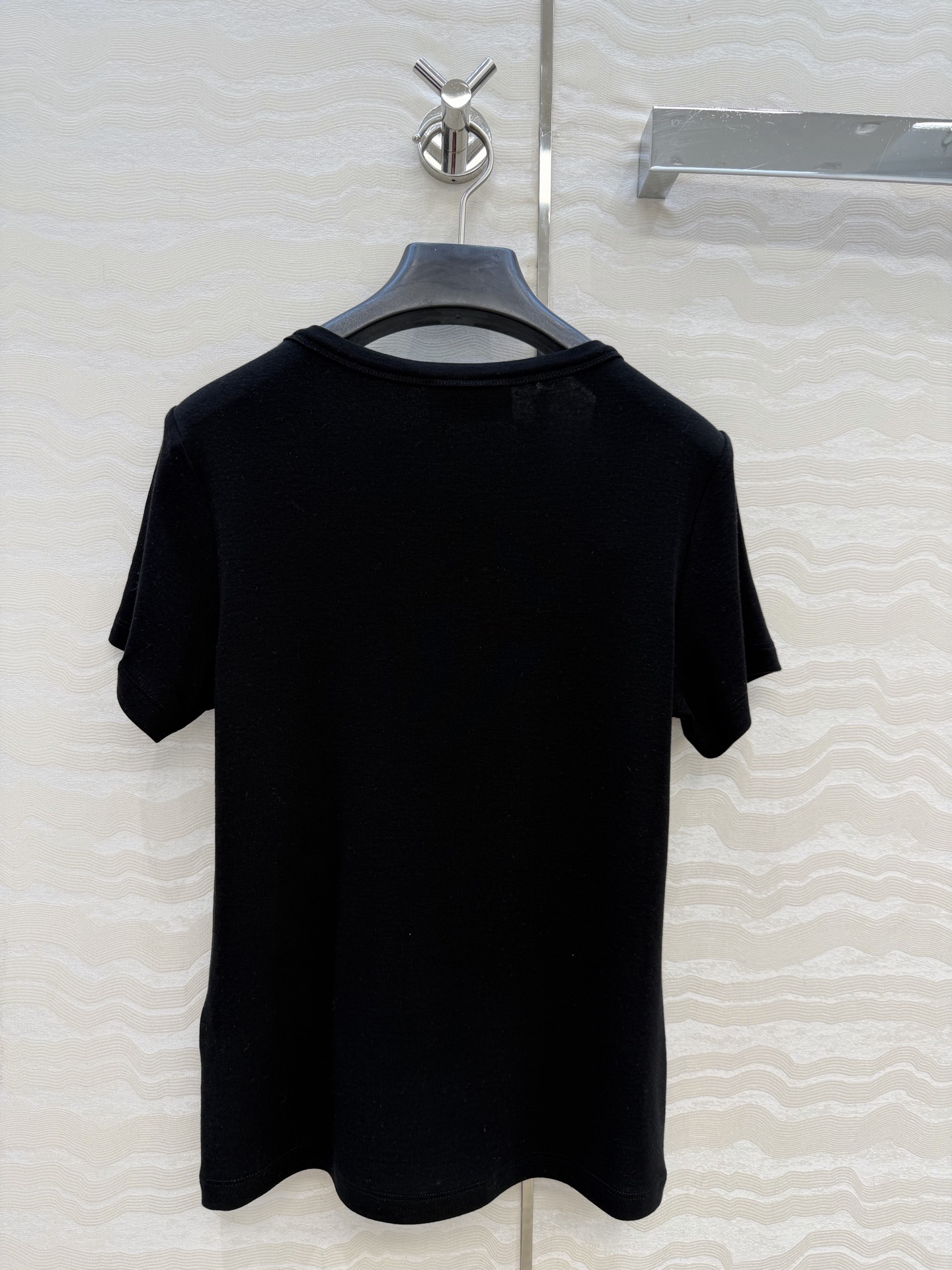 原单品质❤️Row风经典基础T。长期主义时髦精单品💕正肩修身V领设计小短款T恤。原版定制剪裁打造意式极简