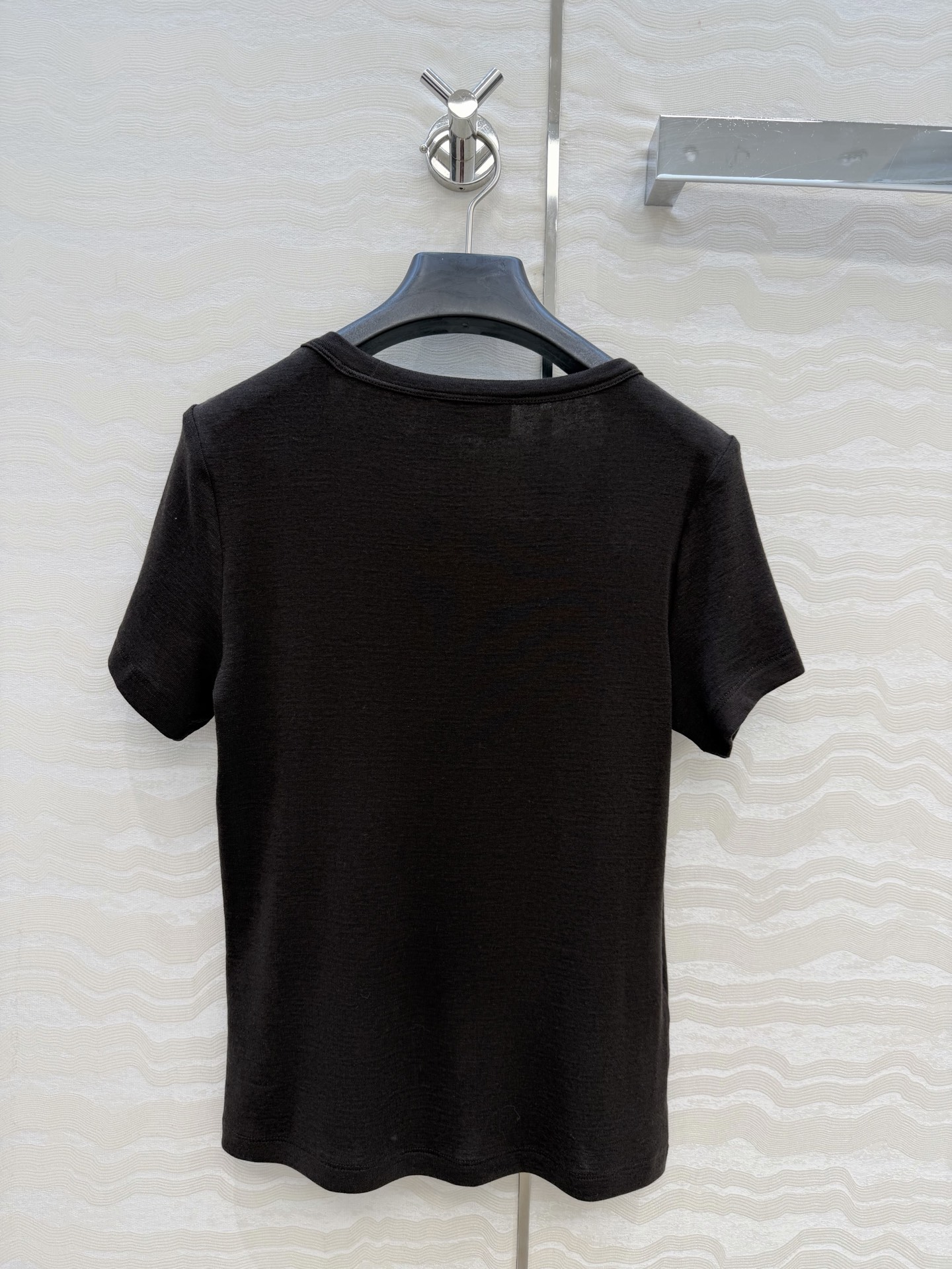 原单品质❤️Row风经典基础T。长期主义时髦精单品💕正肩修身V领设计小短款T恤。原版定制剪裁打造意式极简